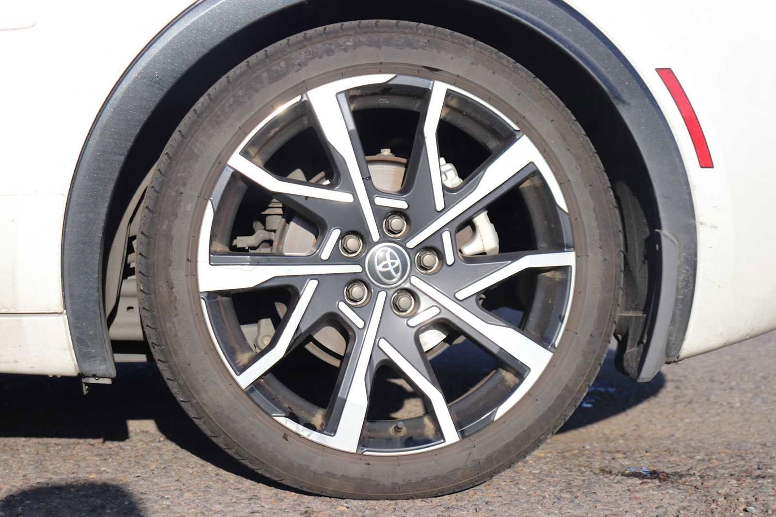 Thumbnail: 2024 Toyota Prius Prime - 9