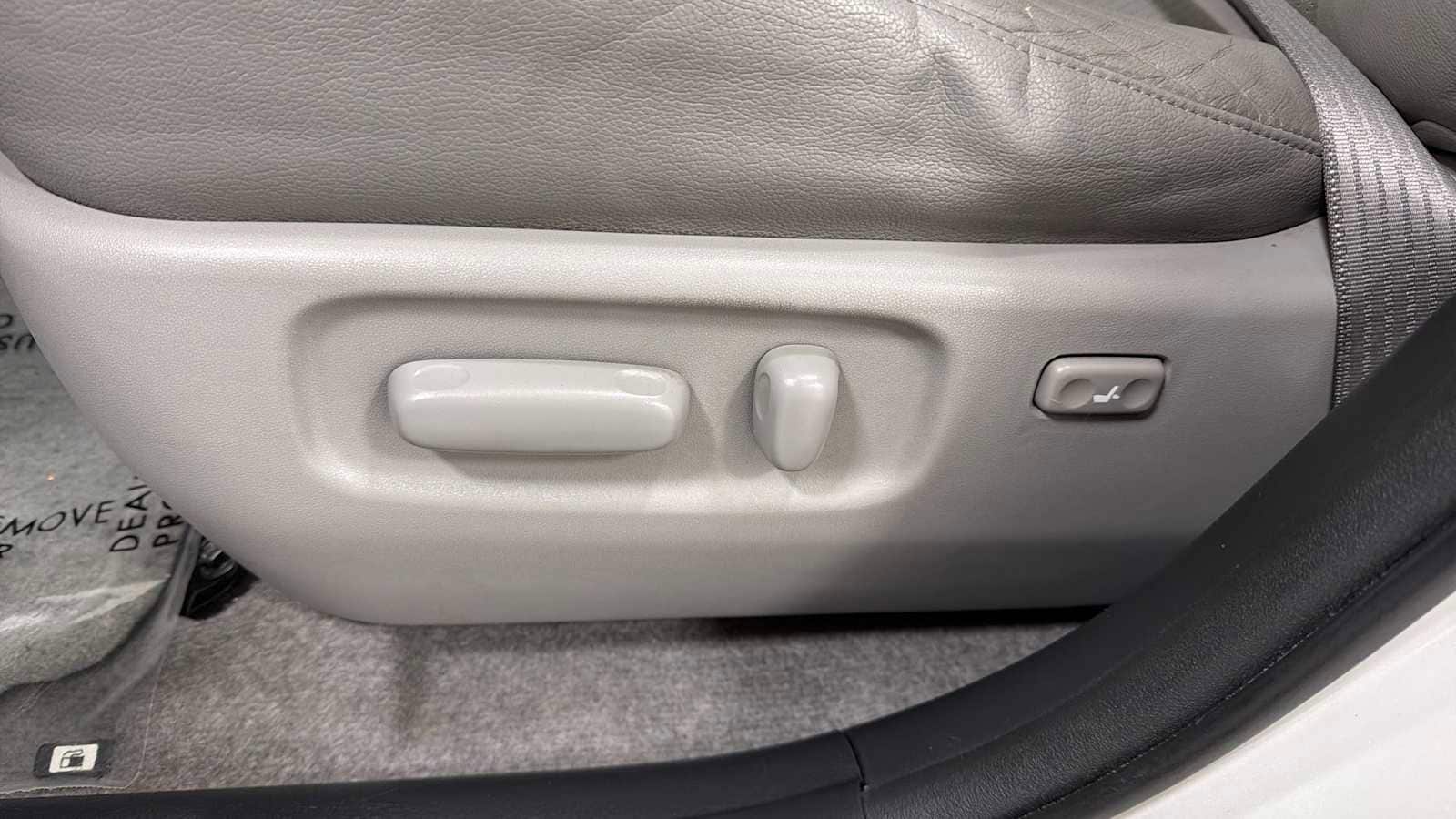 Thumbnail: 2009 Toyota RAV4 - 14