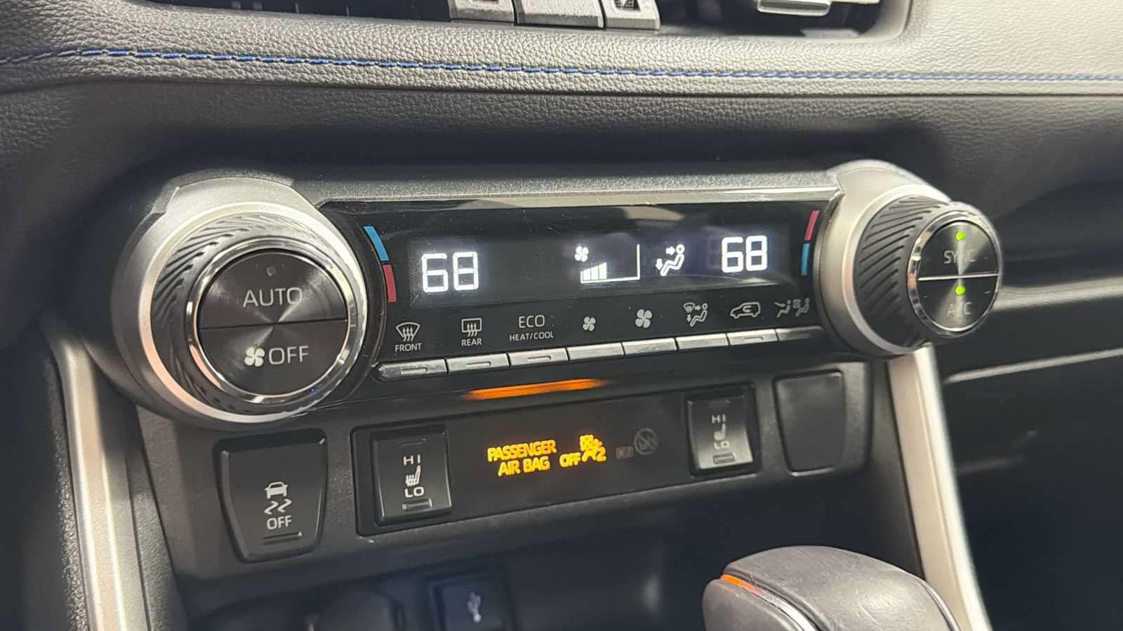 Thumbnail: 2022 Toyota RAV4 - 21