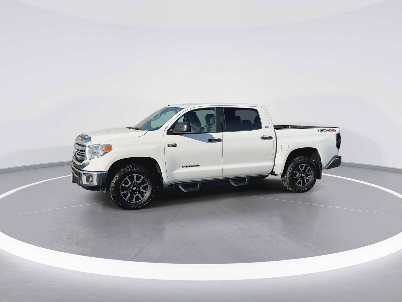Thumbnail: 2016 Toyota Tundra - 4