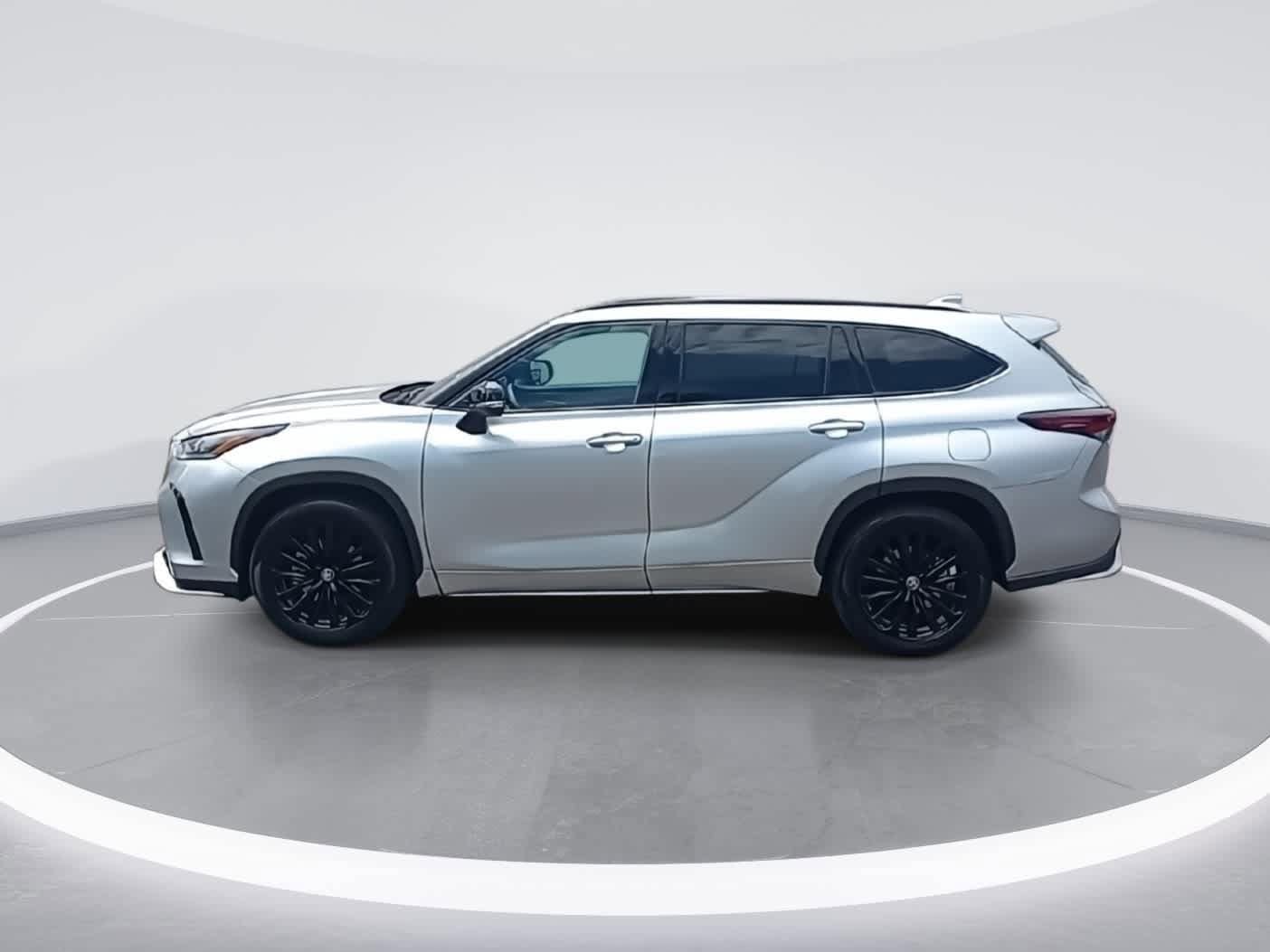 Thumbnail: 2024 Toyota Highlander - 5