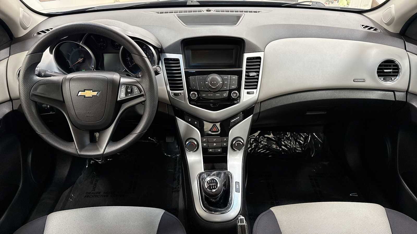 Thumbnail: 2012 Chevrolet Cruze - 24