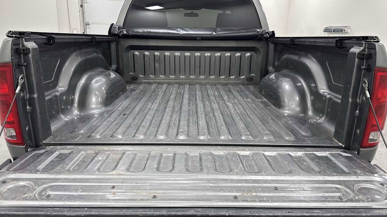 Thumbnail: 2006 Dodge Ram 1500 - 27