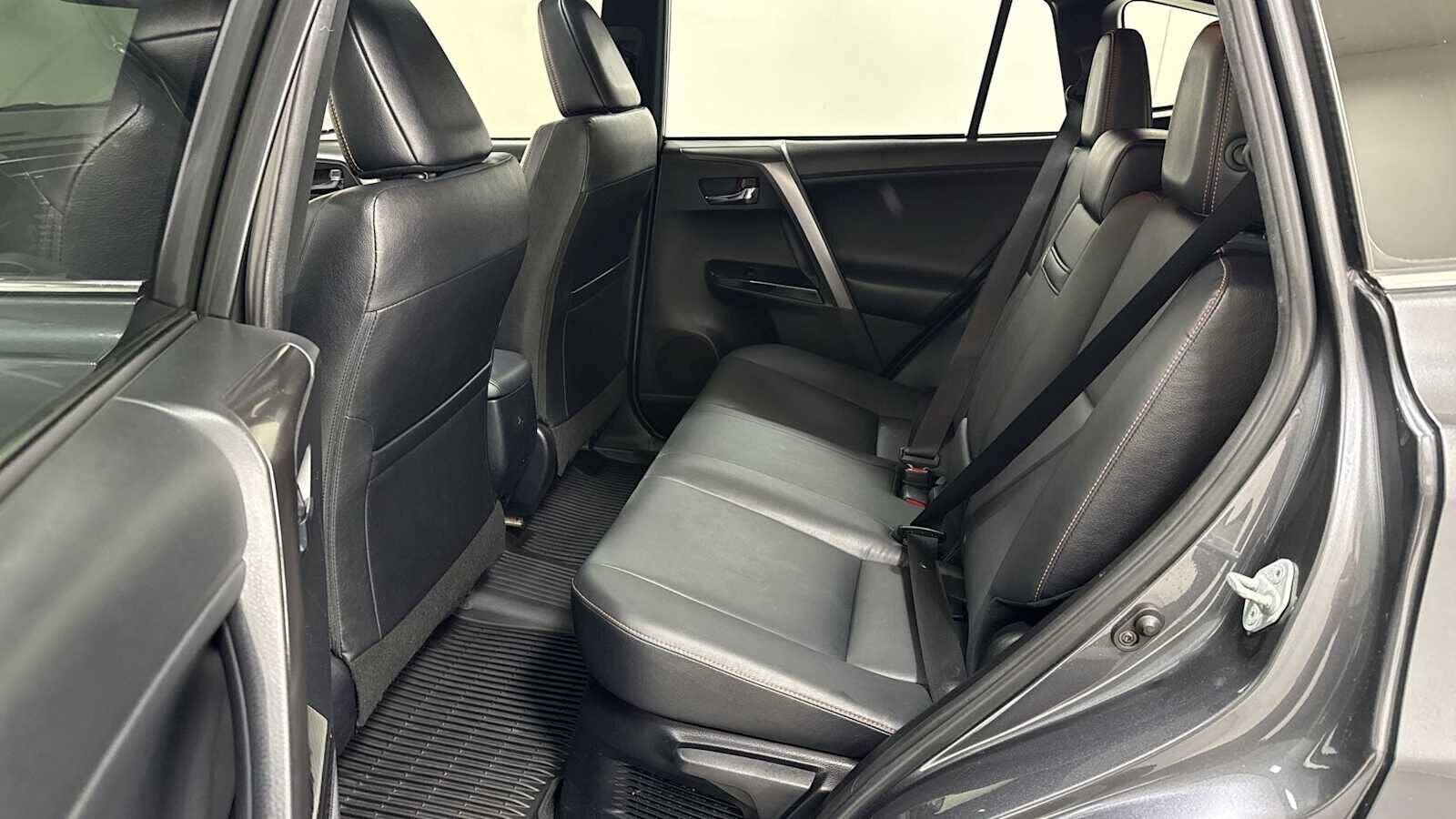 Thumbnail: 2017 Toyota RAV4 - 24