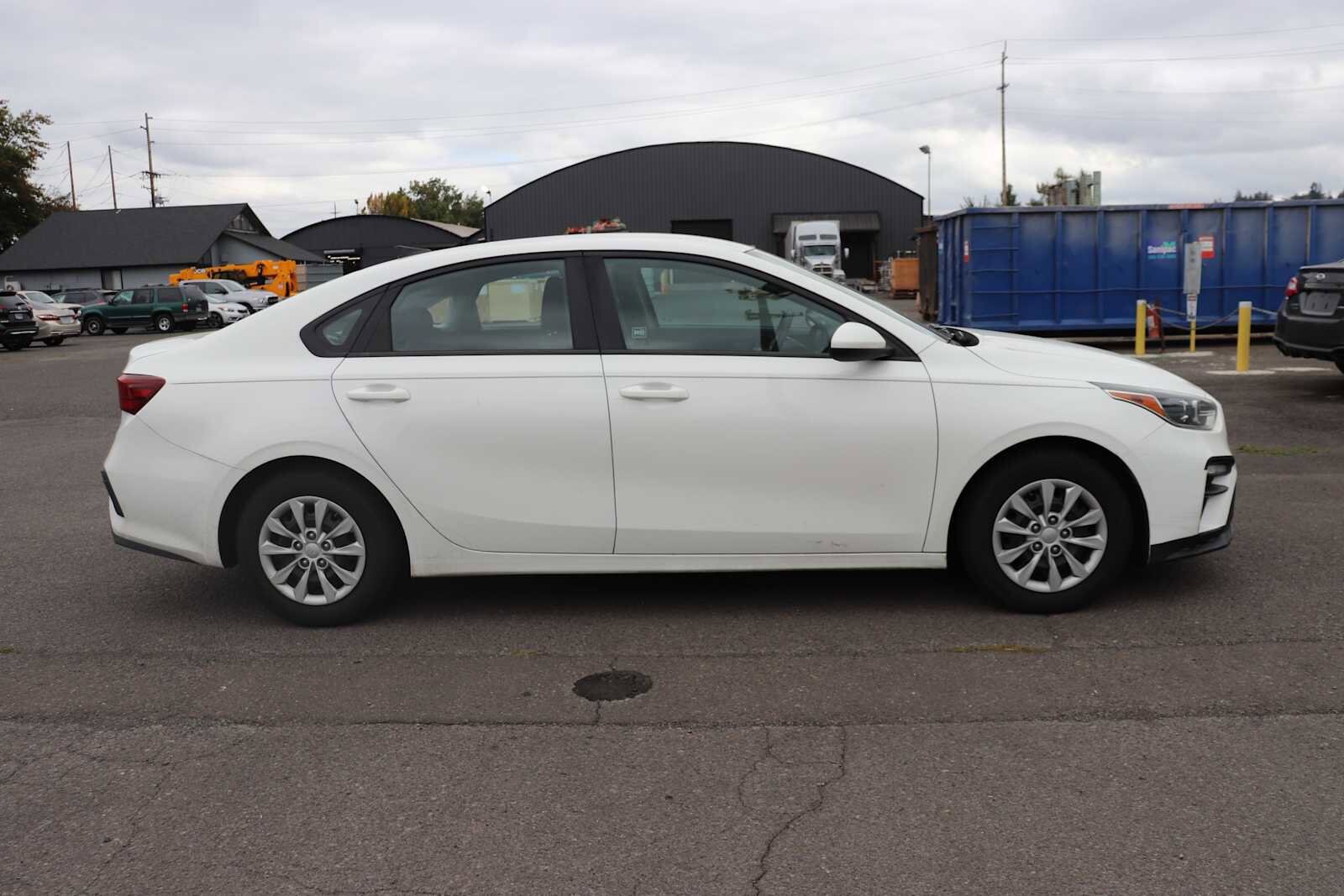 2020 Kia Forte FE photo 3