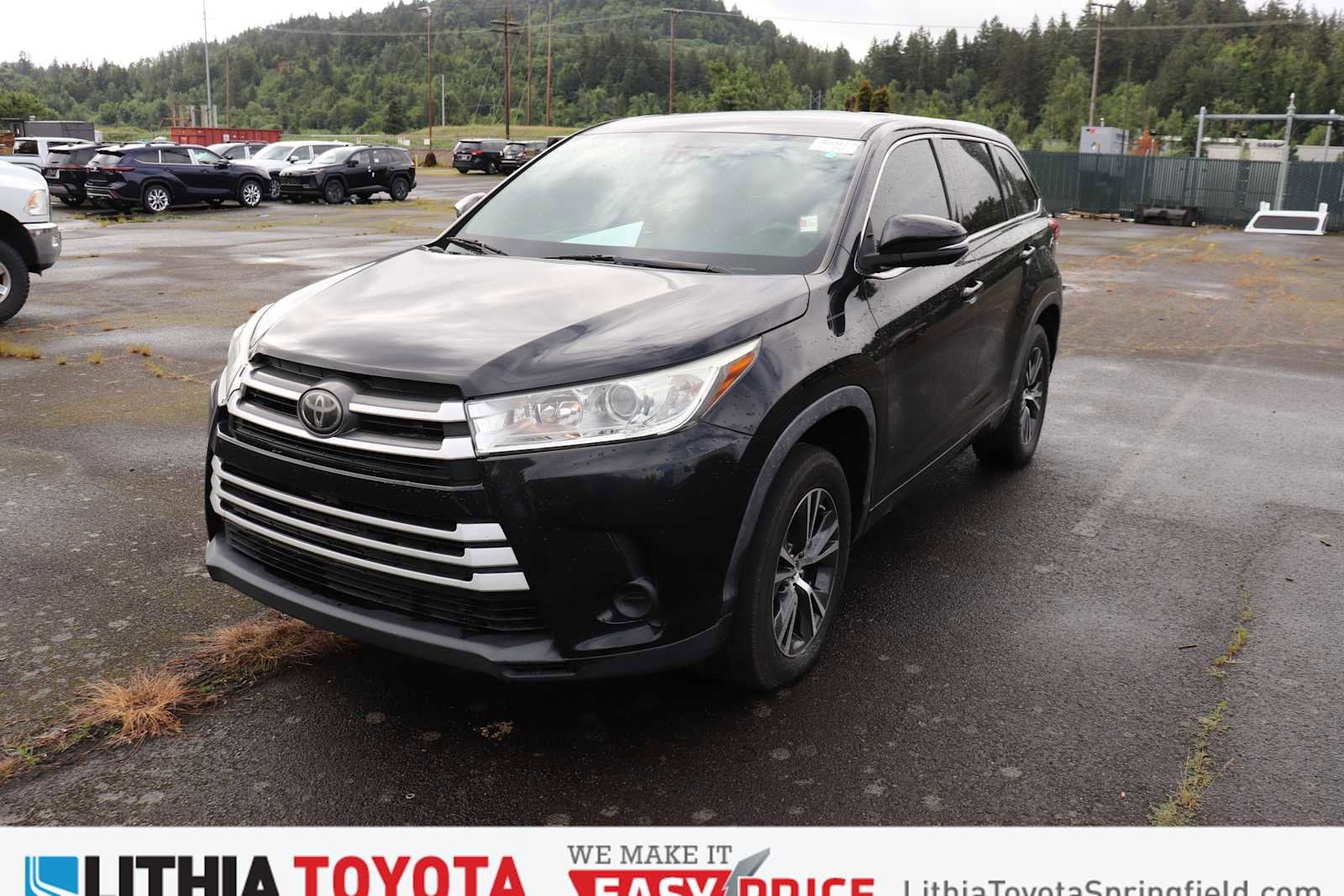 2018 Toyota Highlander LE's photo