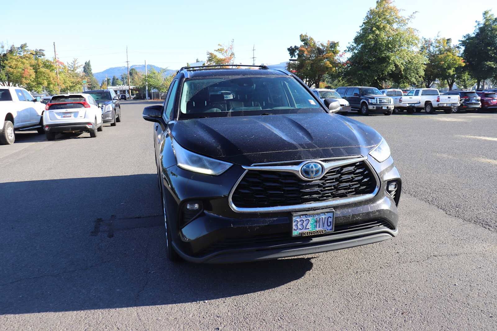 2021 Toyota Highlander Hybrid Limited photo 2