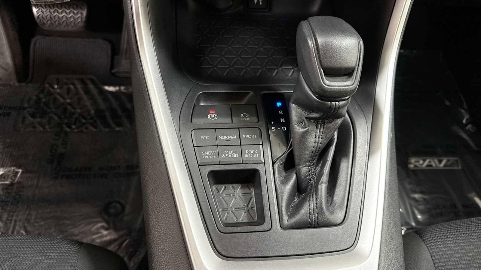 Thumbnail: 2019 Toyota RAV4 - 21