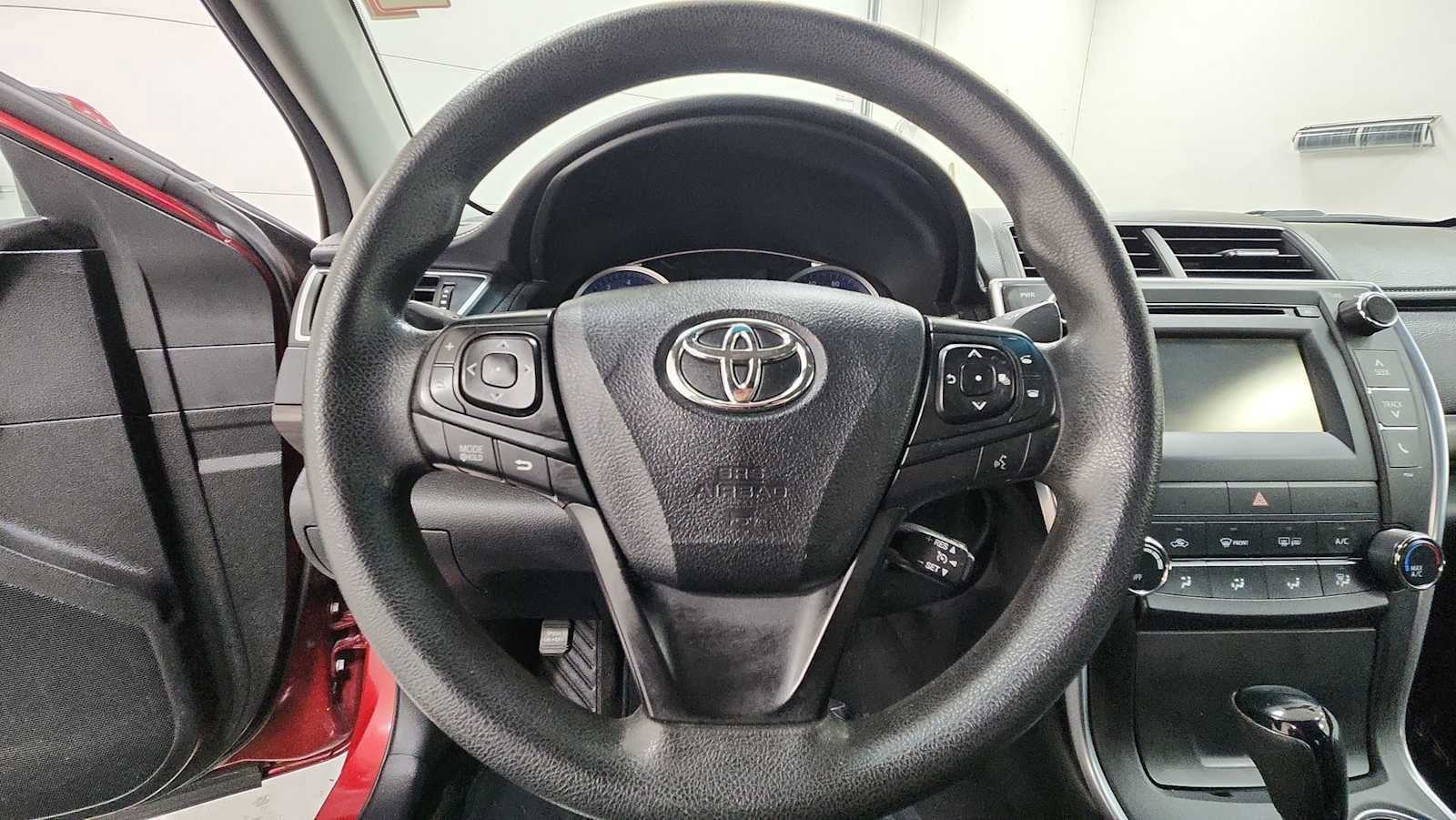 Thumbnail: 2016 Toyota Camry - 16