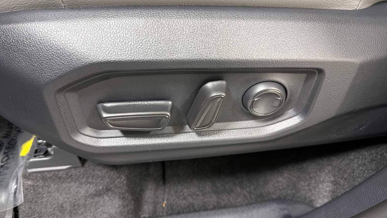 Thumbnail: 2026 Toyota Tundra - 14