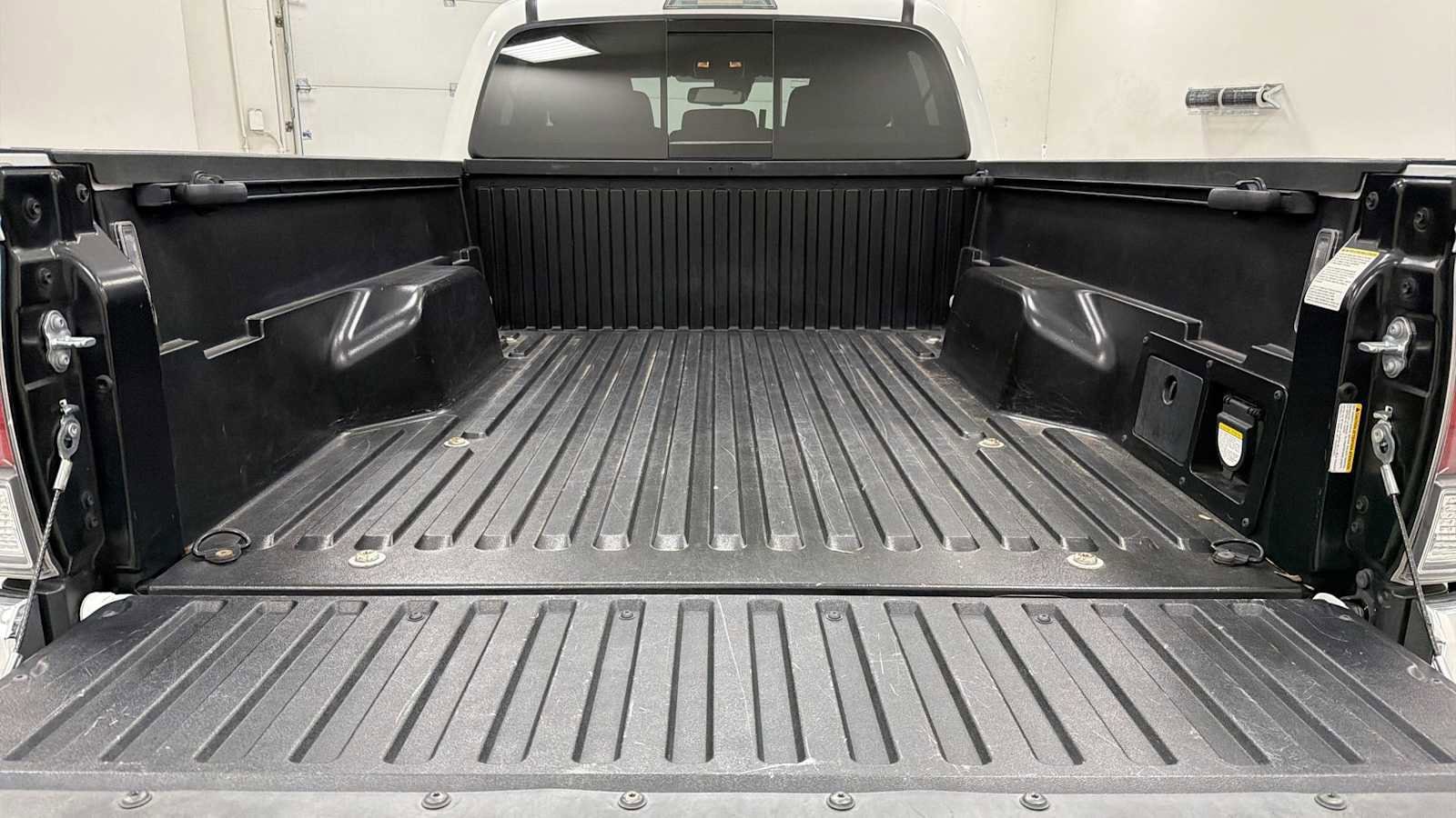 Thumbnail: 2021 Toyota Tacoma - 27
