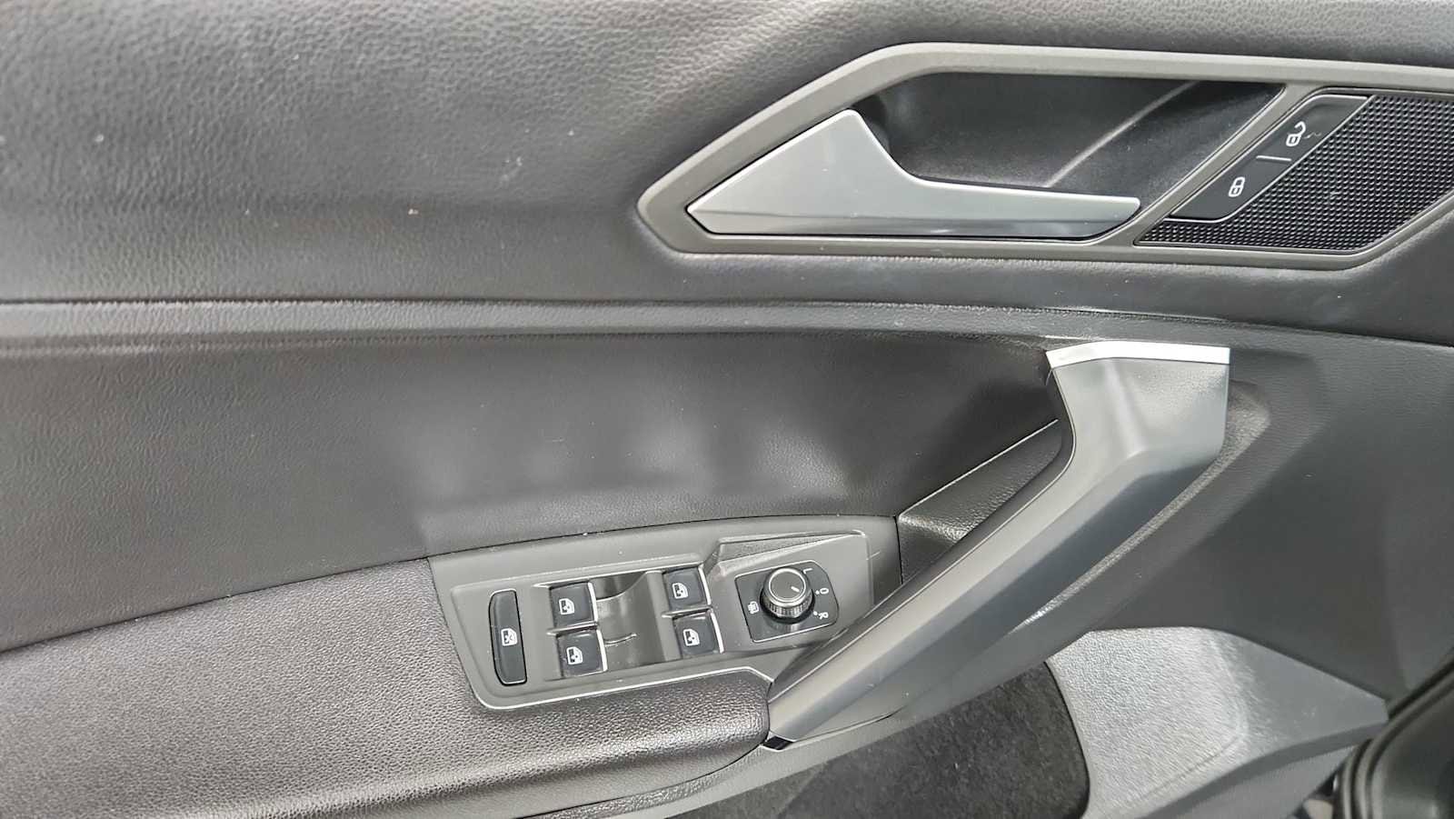 Thumbnail: 2019 Volkswagen Tiguan - 15