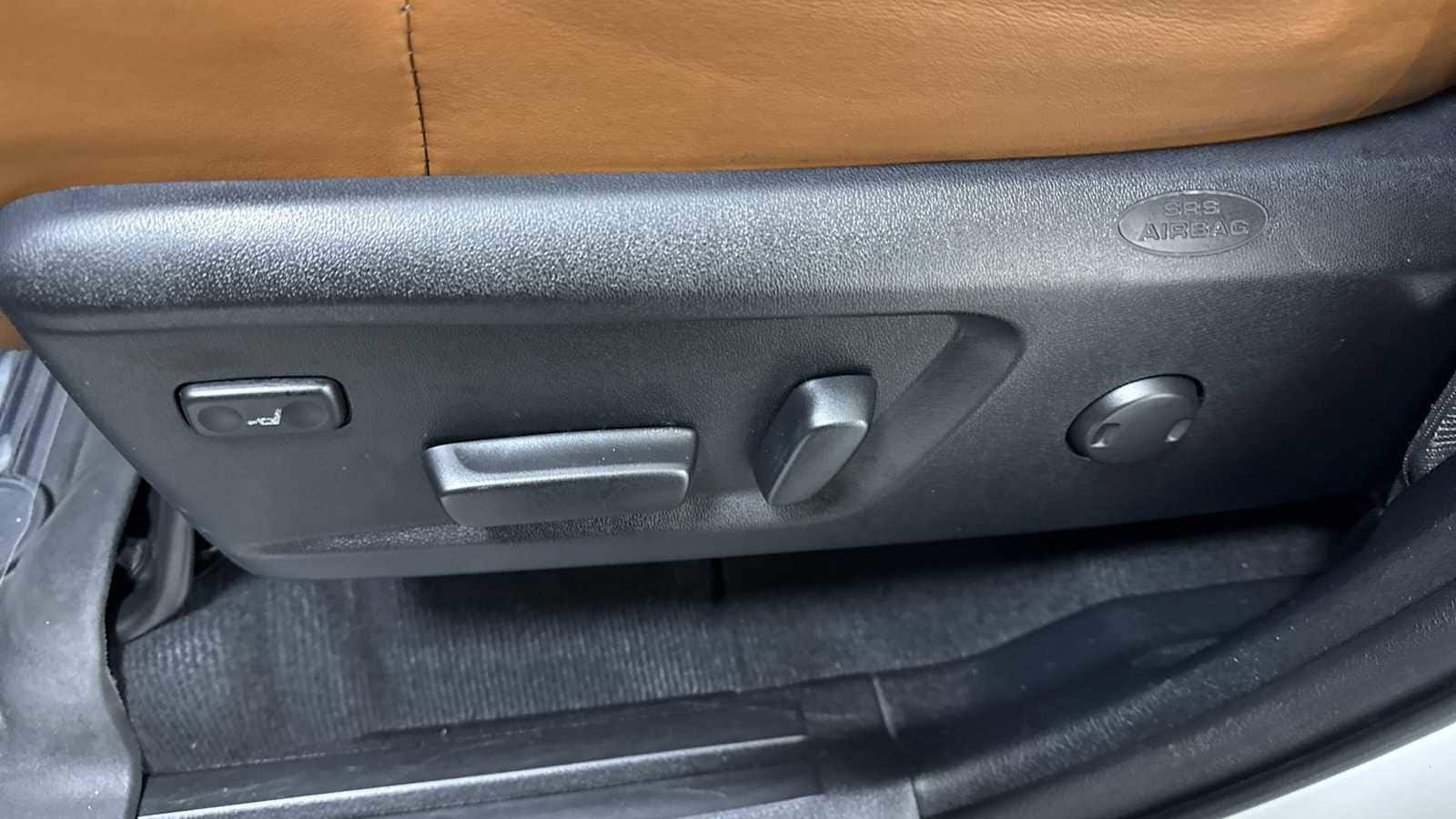 Thumbnail: 2014 Toyota Tundra - 14