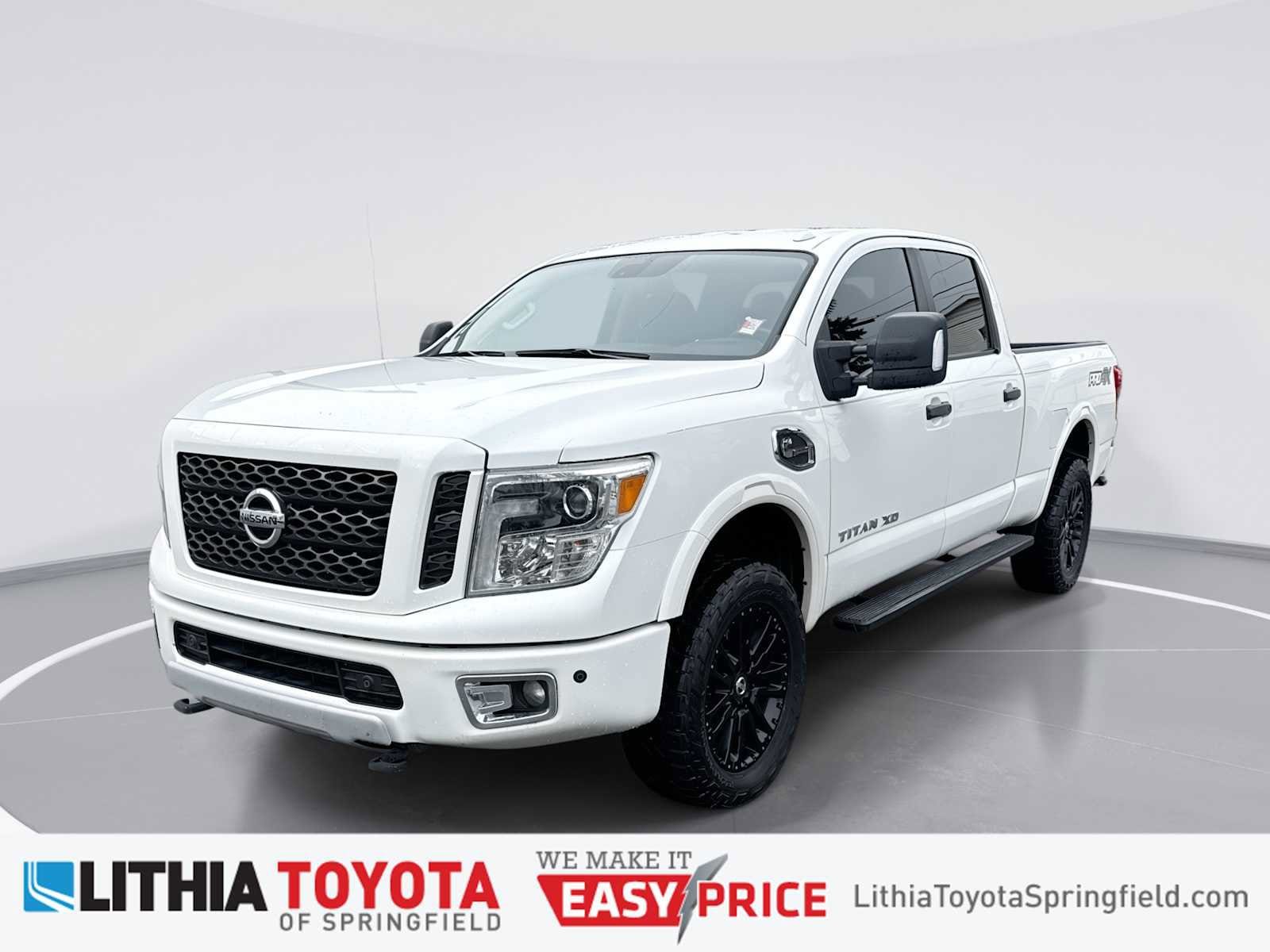 2017 Nissan Titan XD Pro-4X's photo