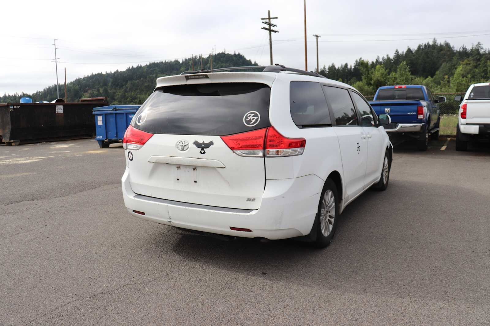 Thumbnail: 2011 Toyota Sienna - 5