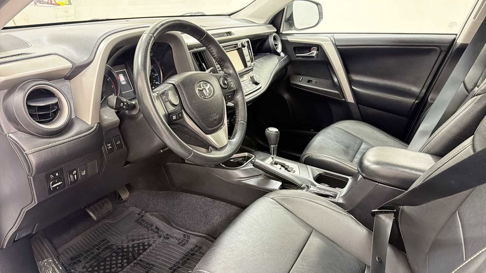Thumbnail: 2017 Toyota RAV4 - 12
