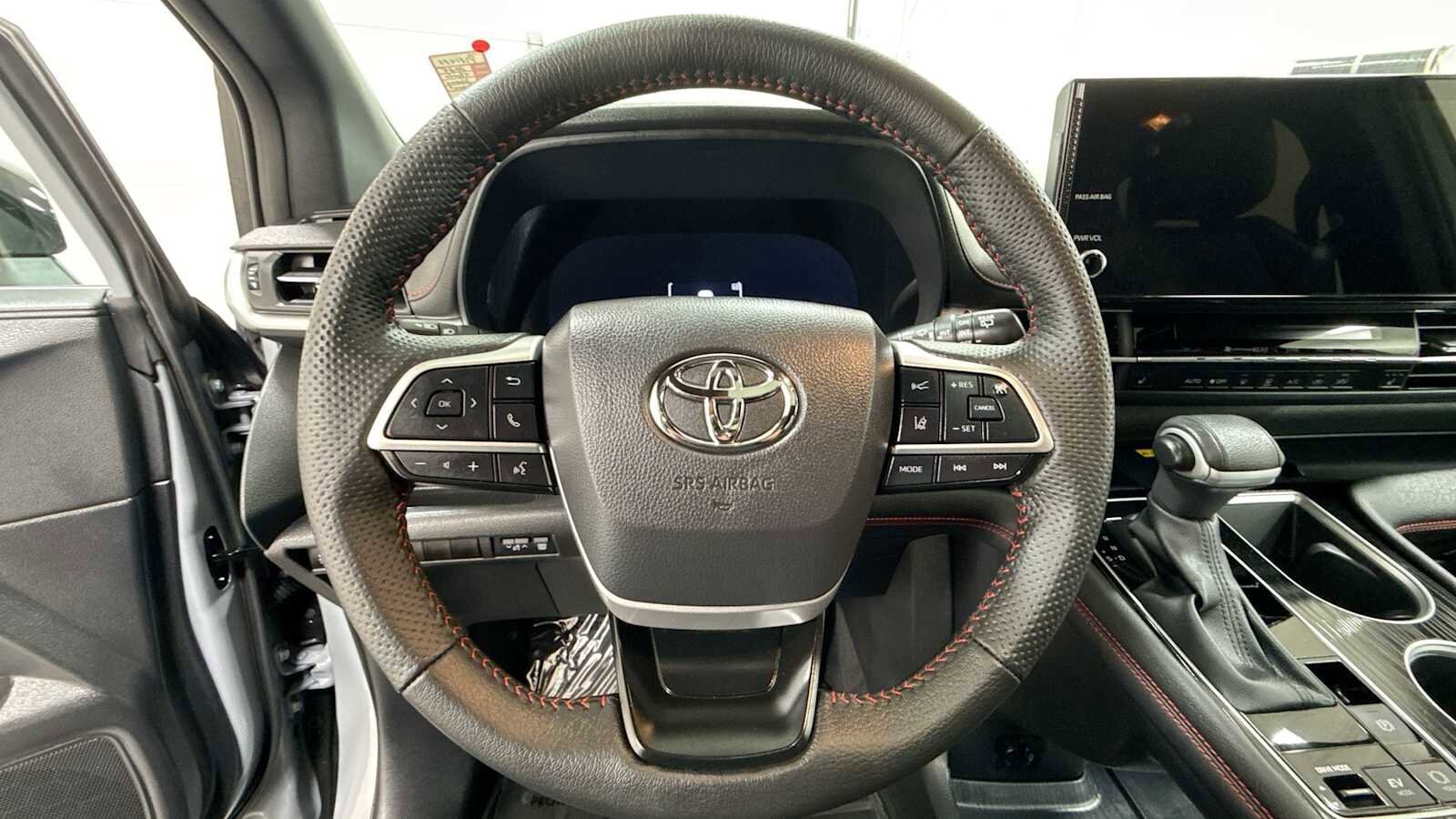 Thumbnail: 2025 Toyota Sienna - 16