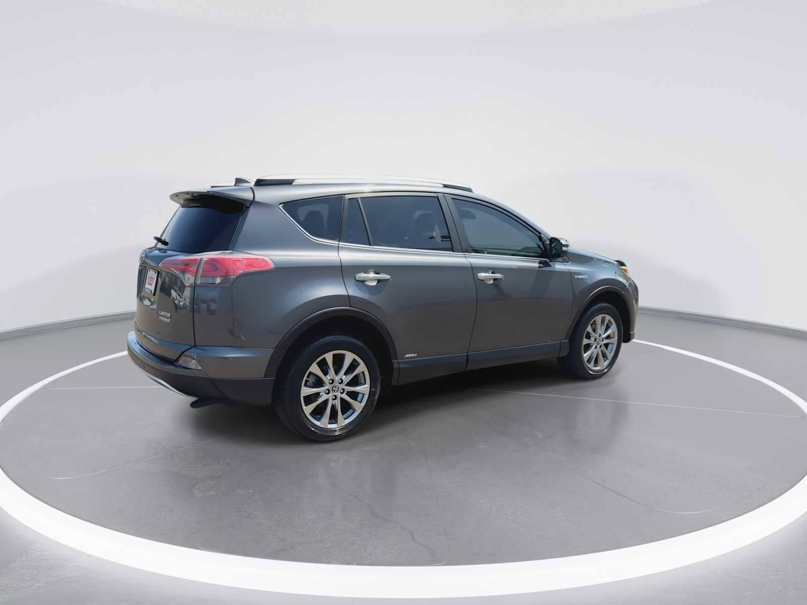 Thumbnail: 2016 Toyota RAV4 - 8