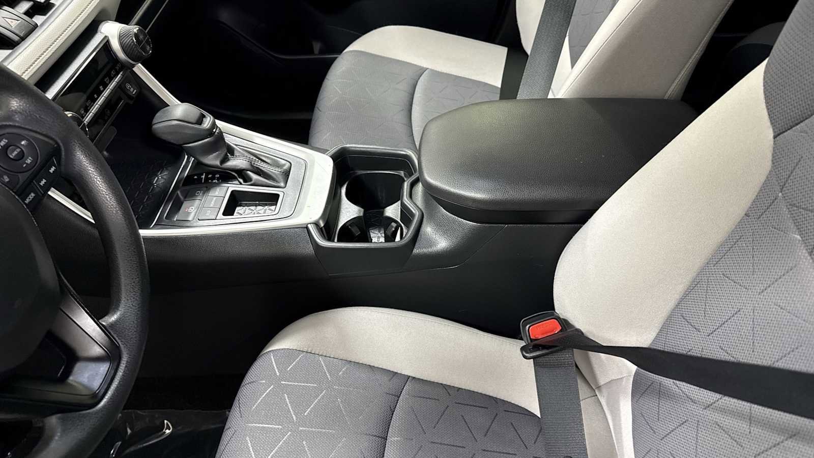 Thumbnail: 2021 Toyota RAV4 - 22