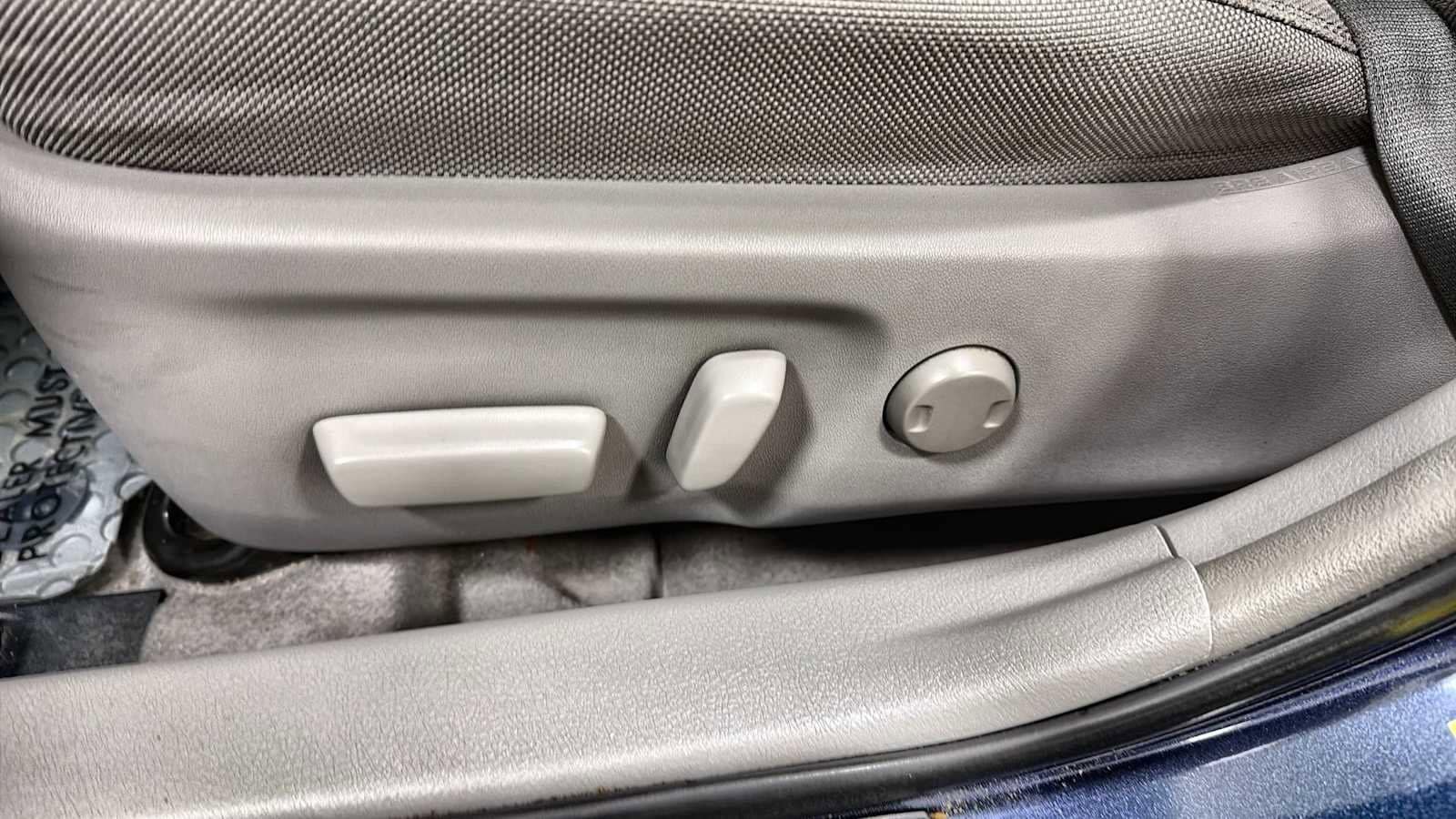 Thumbnail: 2015 Toyota Camry - 14