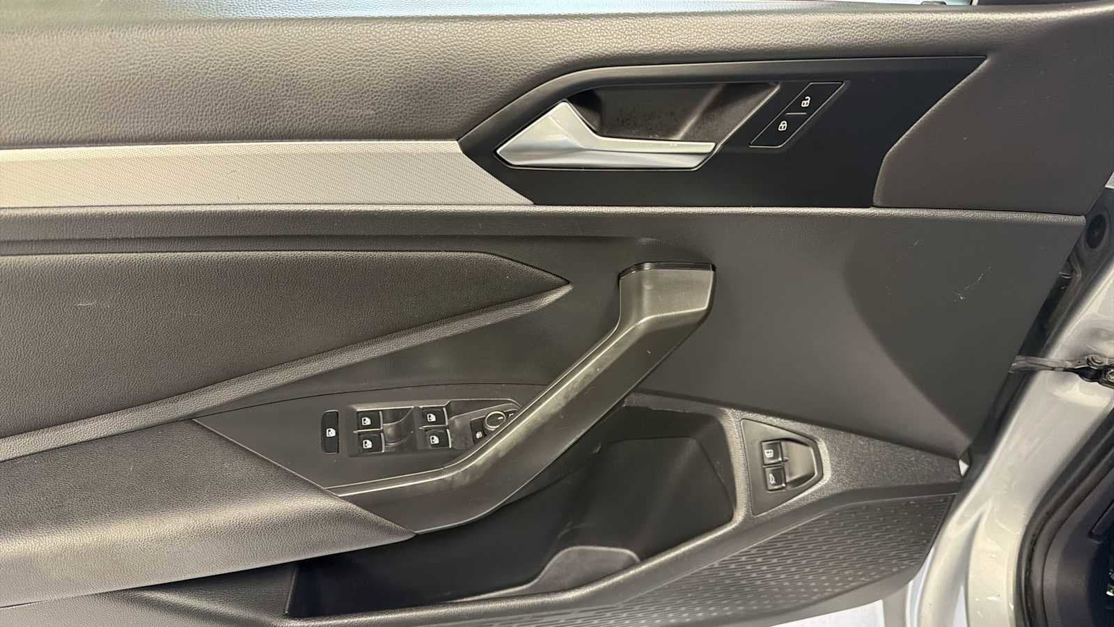 Thumbnail: 2021 Volkswagen Jetta - 14