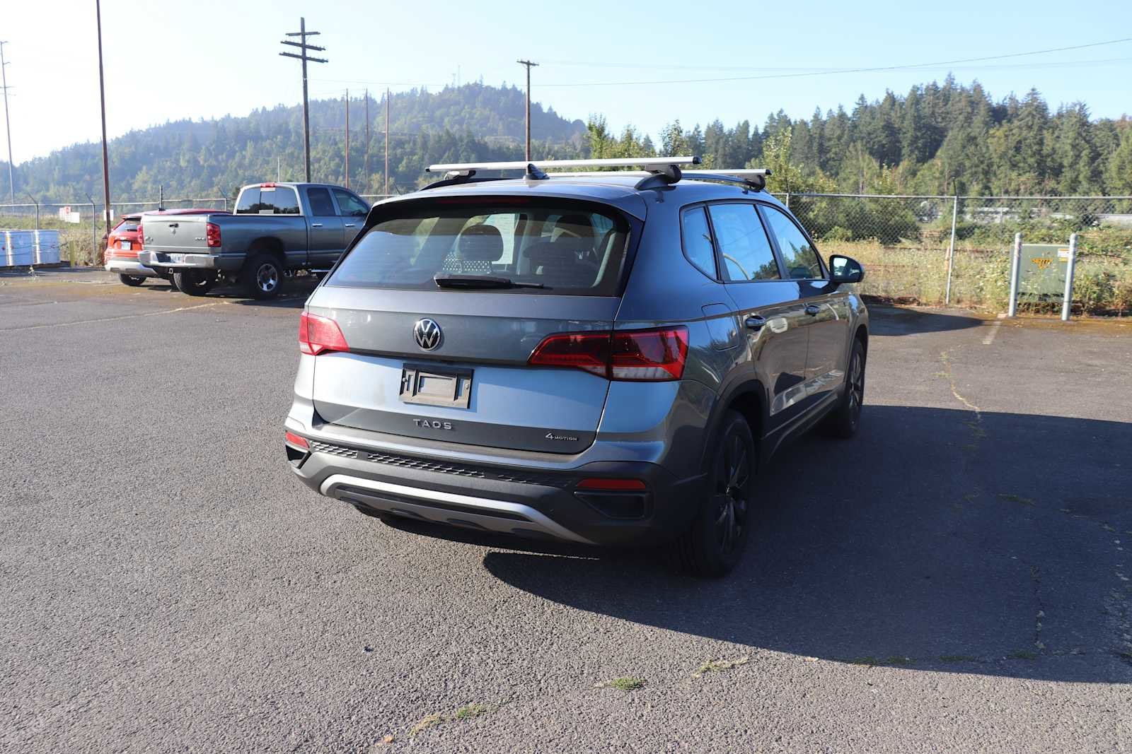 Thumbnail: 2022 Volkswagen Taos - 5