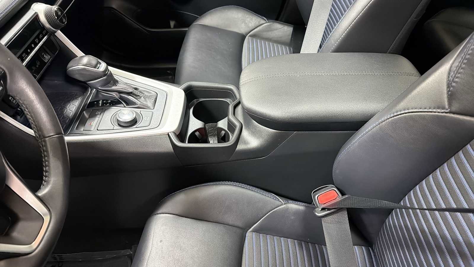 Thumbnail: 2019 Toyota RAV4 - 22