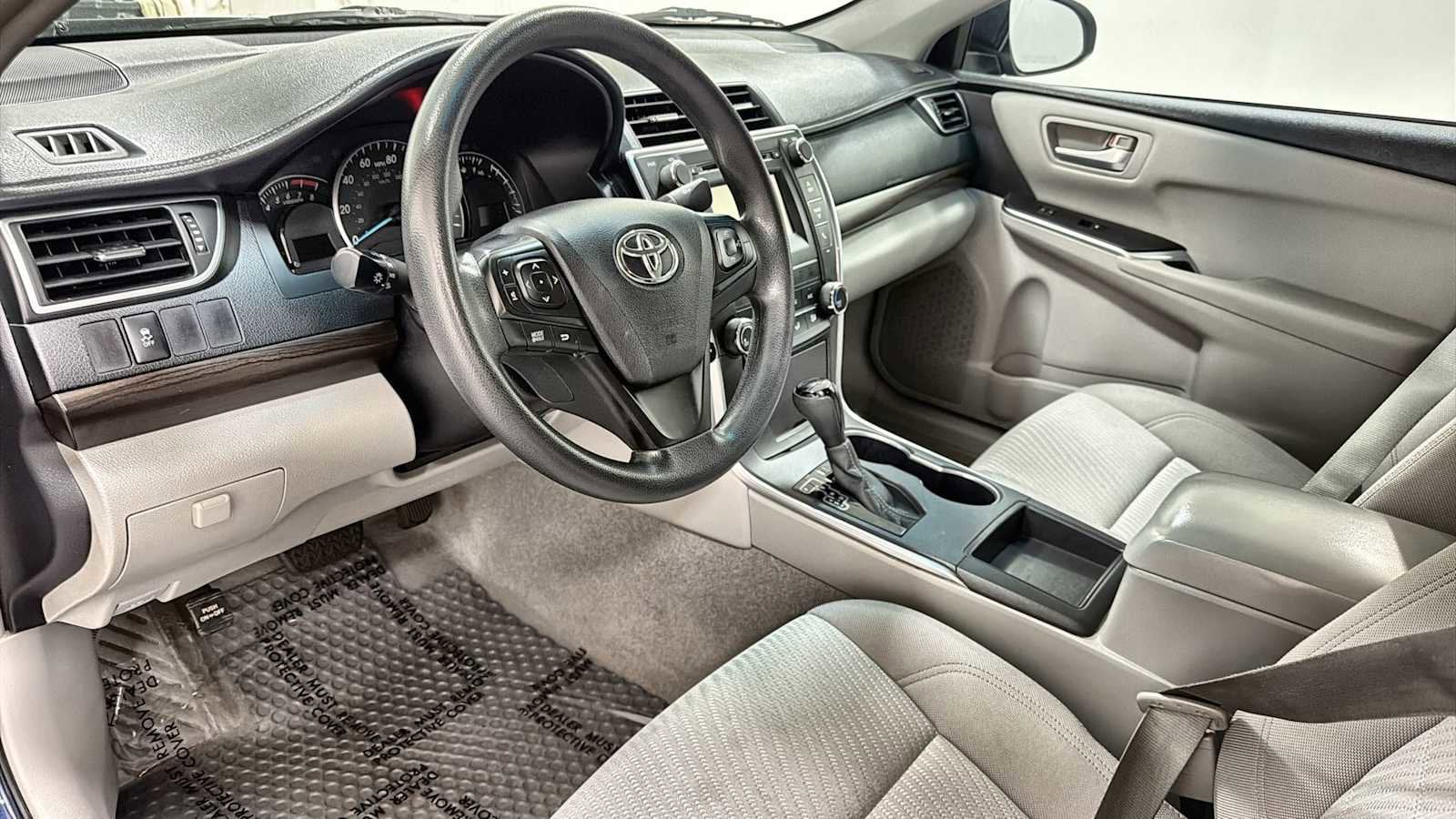 Thumbnail: 2015 Toyota Camry - 12