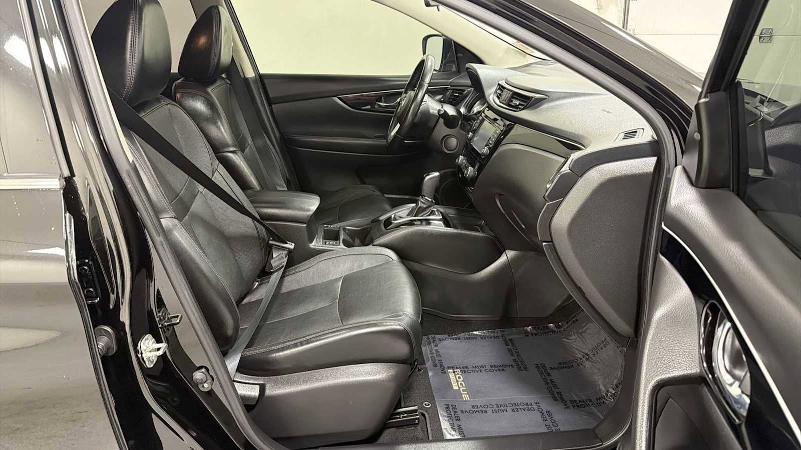 Thumbnail: 2018 Nissan Rogue Sport - 30