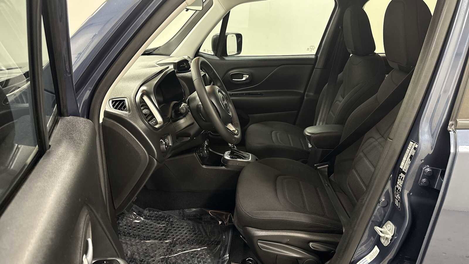 Thumbnail: 2022 Jeep Renegade - 13