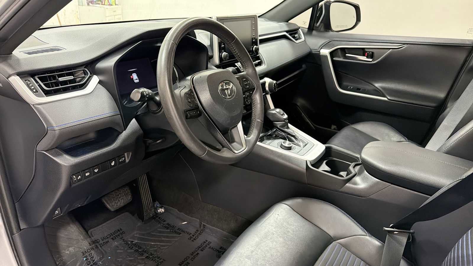 Thumbnail: 2019 Toyota RAV4 - 12