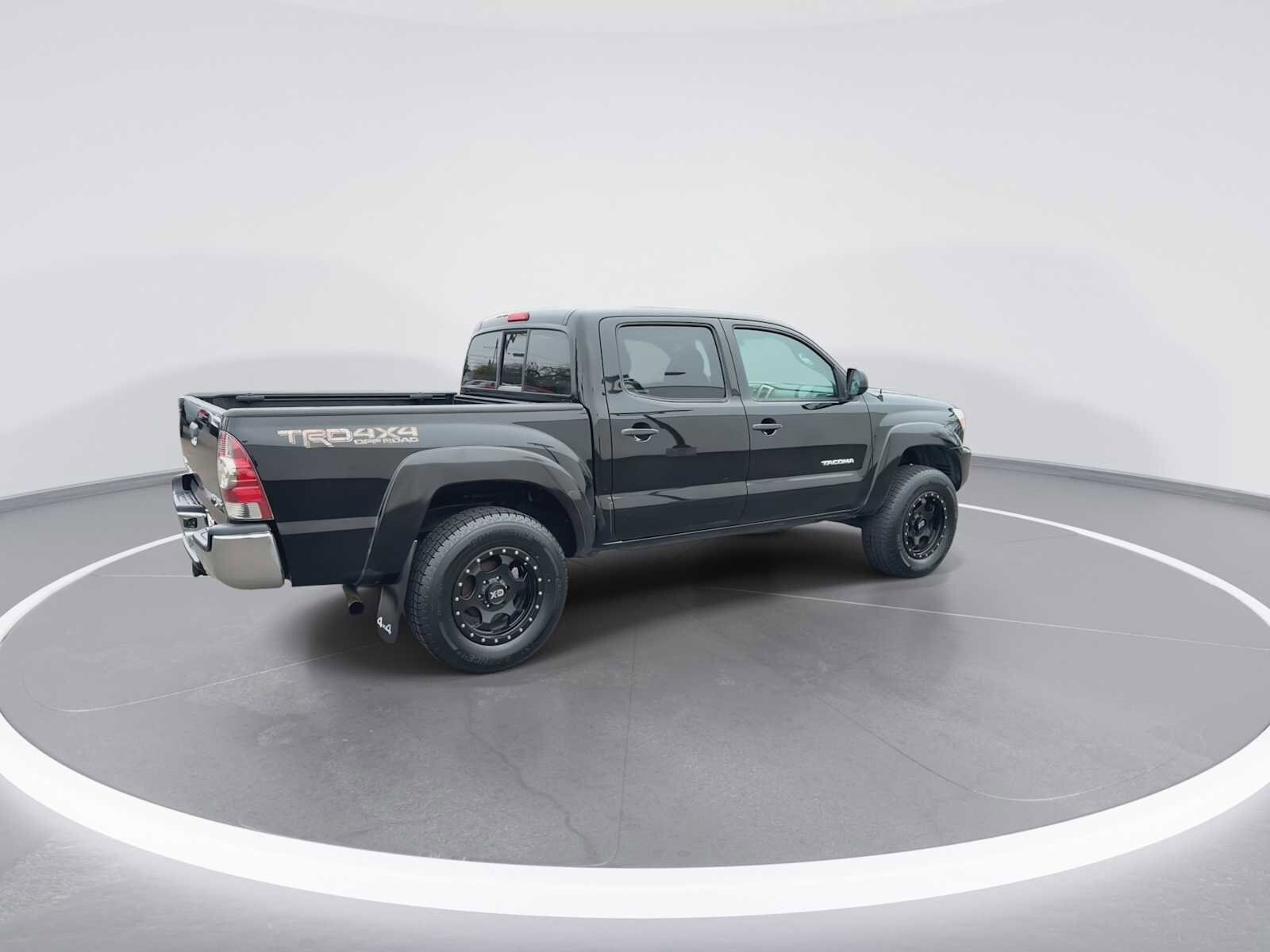 Thumbnail: 2013 Toyota Tacoma - 8