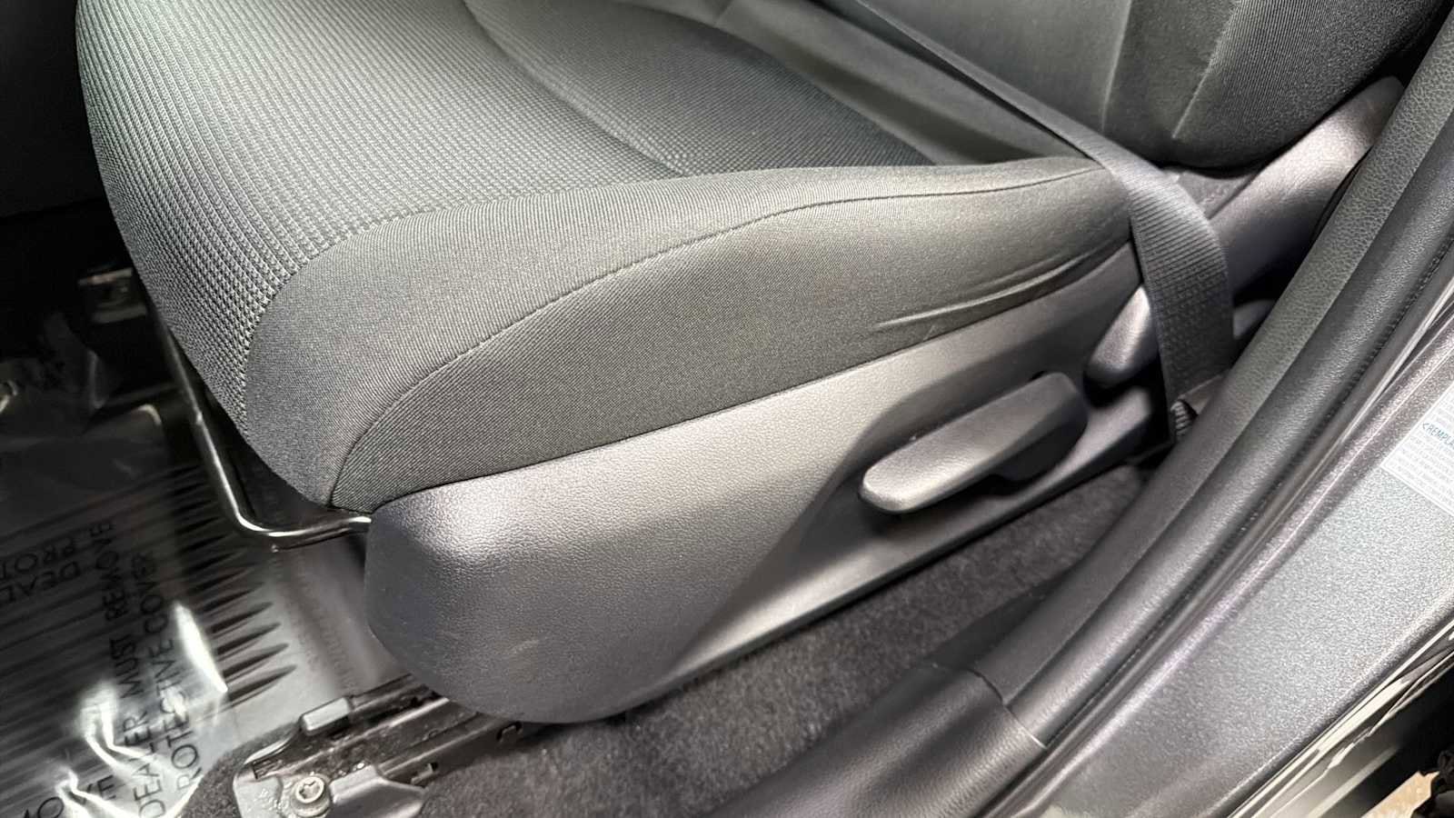 Thumbnail: 2022 Toyota RAV4 - 14