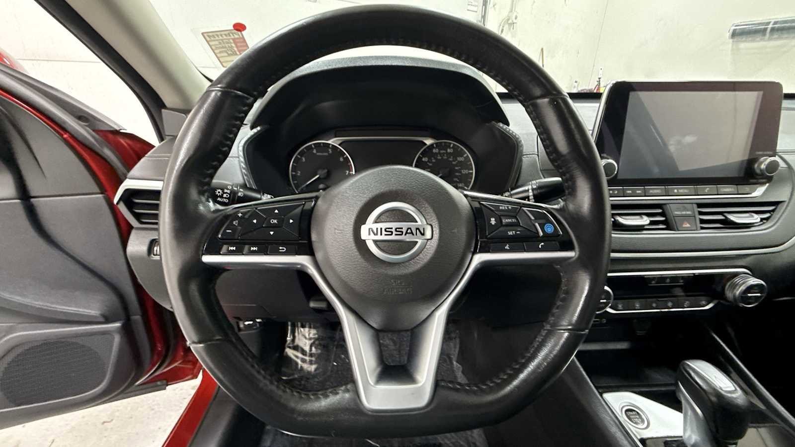 Thumbnail: 2020 Nissan Altima - 16