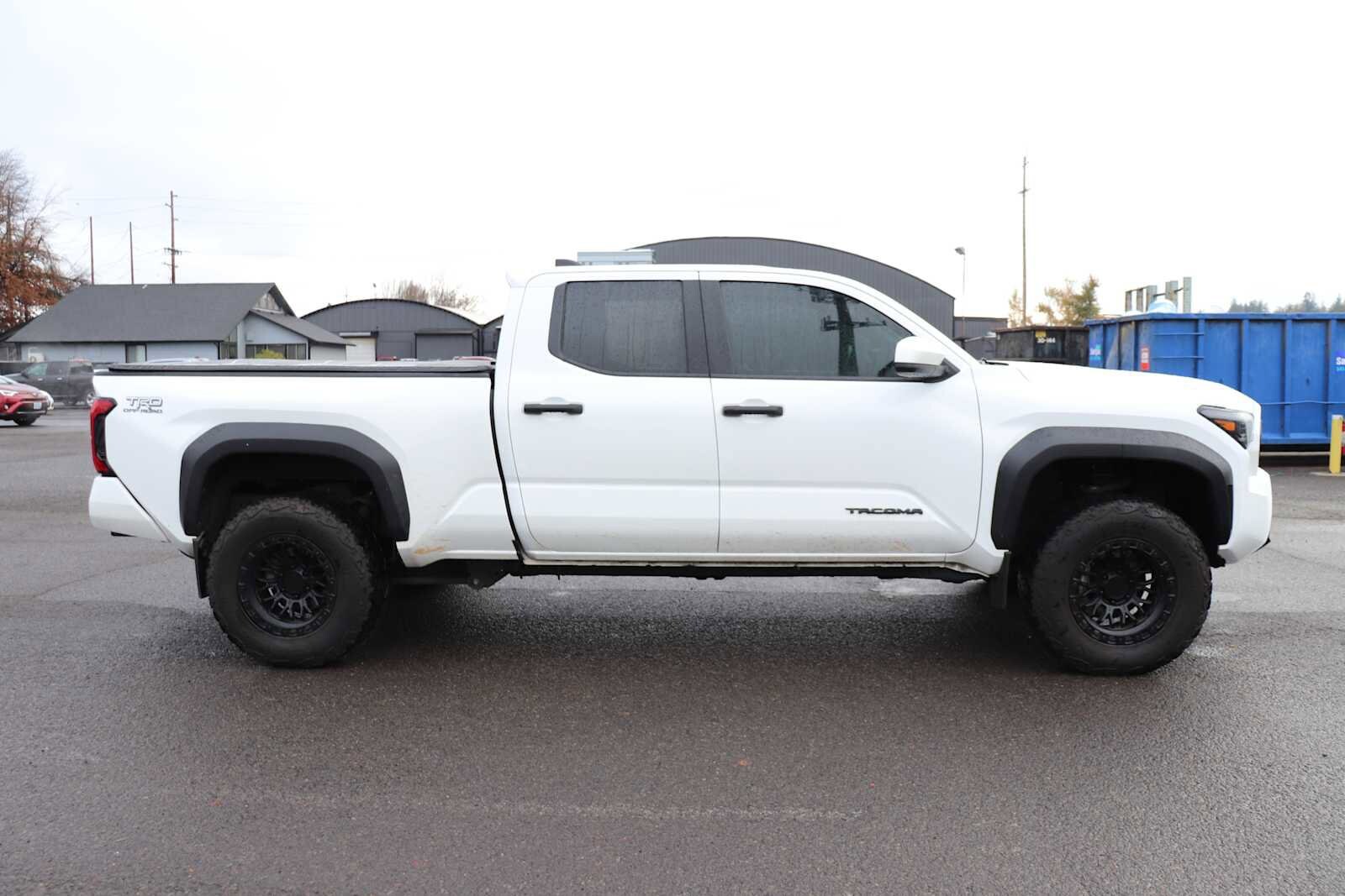 2024 Toyota Tacoma TRD photo 3