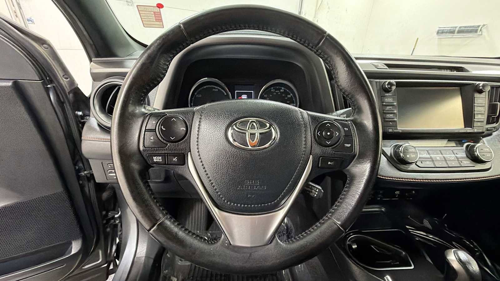 Thumbnail: 2017 Toyota RAV4 - 15
