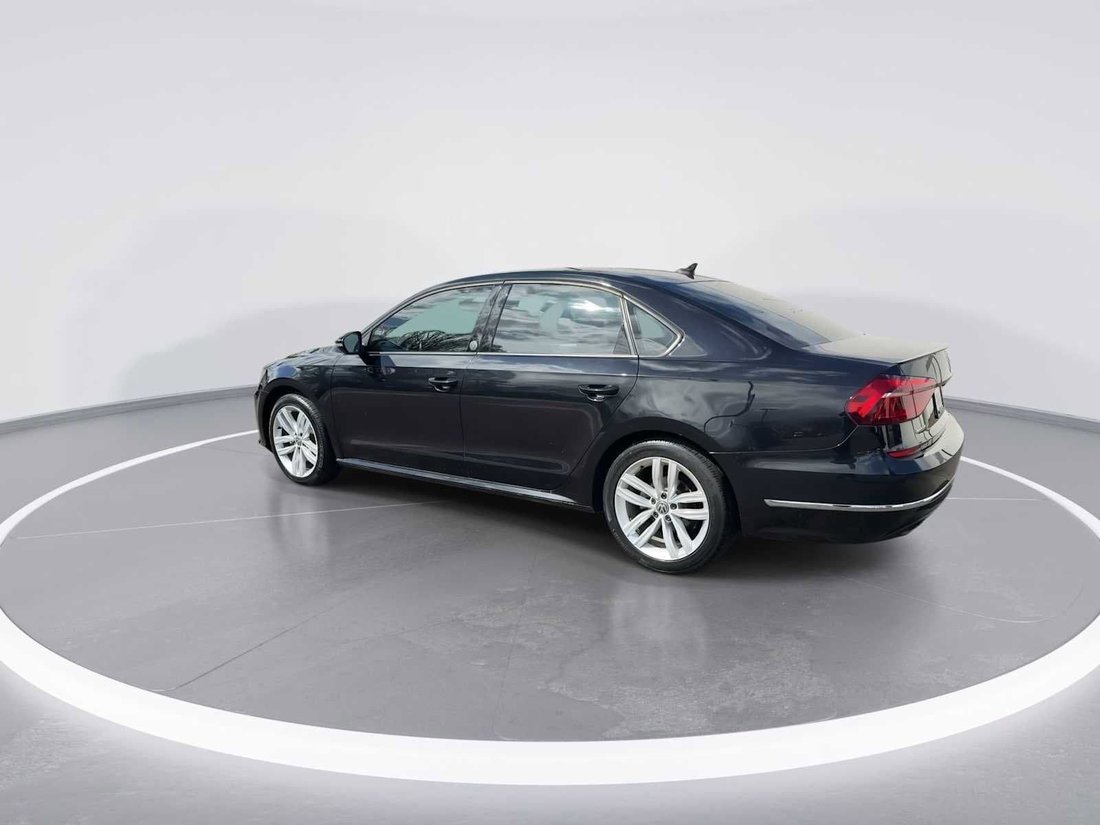 Thumbnail: 2019 Volkswagen Passat - 6