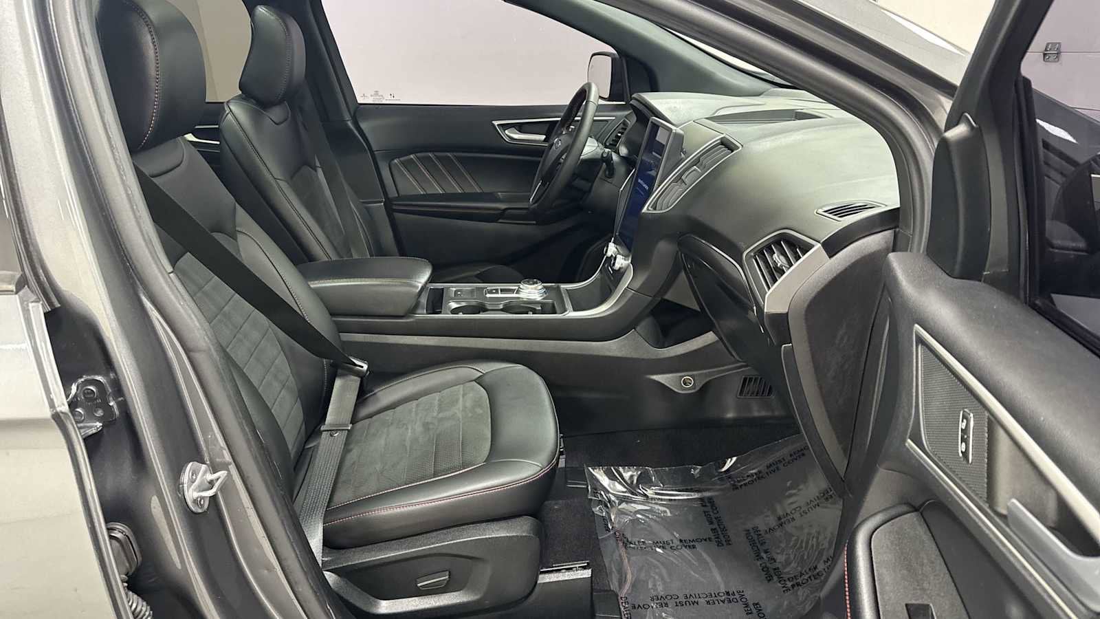 Thumbnail: 2022 Ford Edge - 29