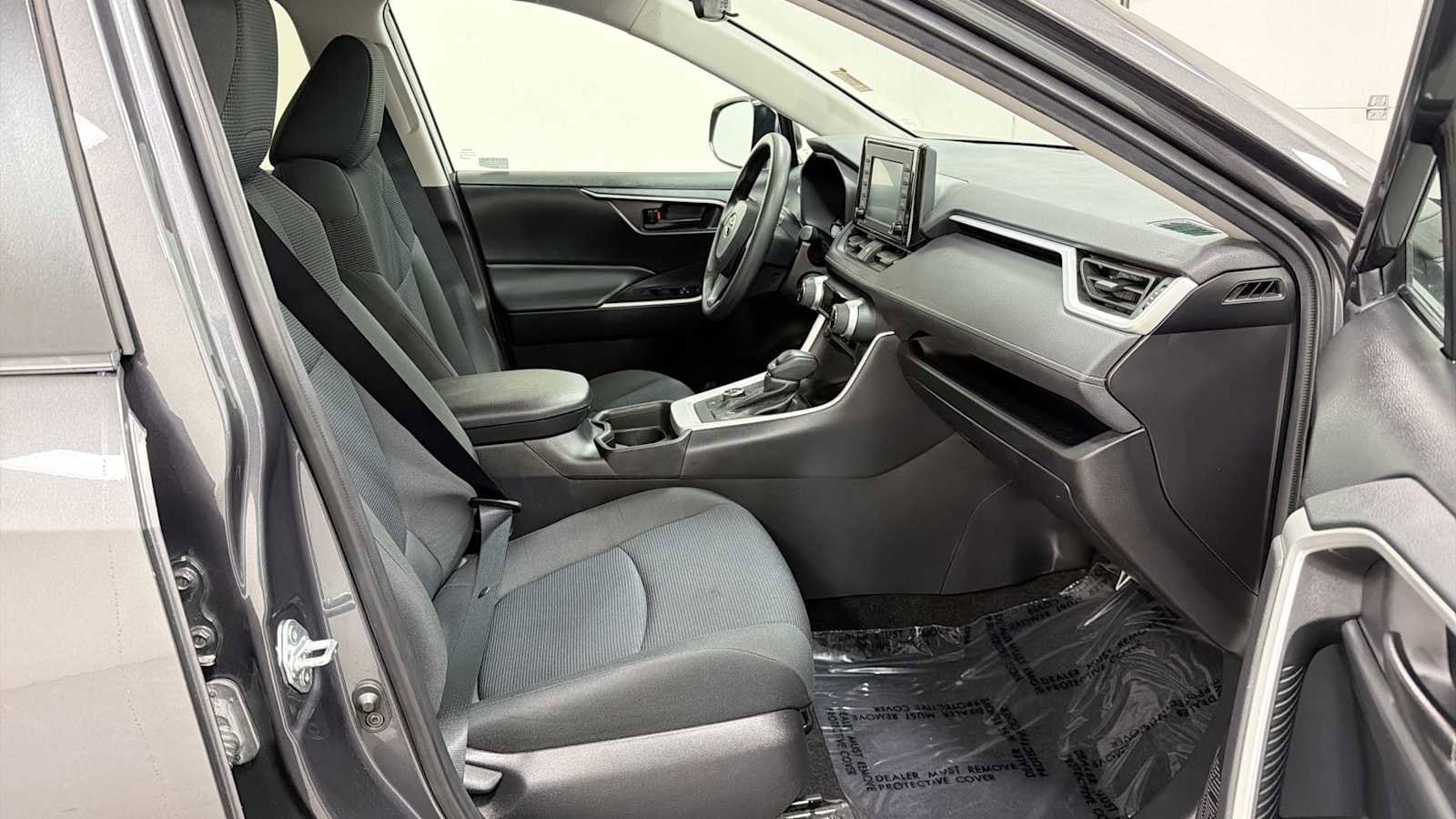Thumbnail: 2021 Toyota RAV4 - 28