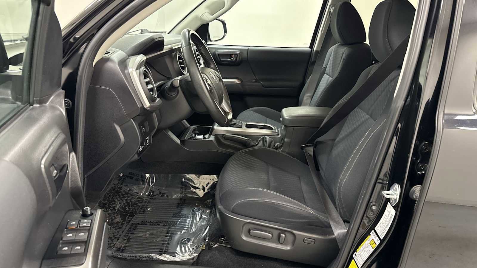 Thumbnail: 2022 Toyota Tacoma - 13