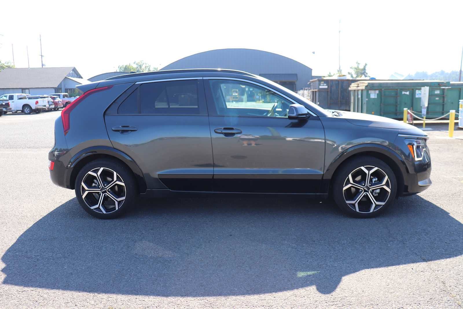 2023 Kia Niro EX Touring 4