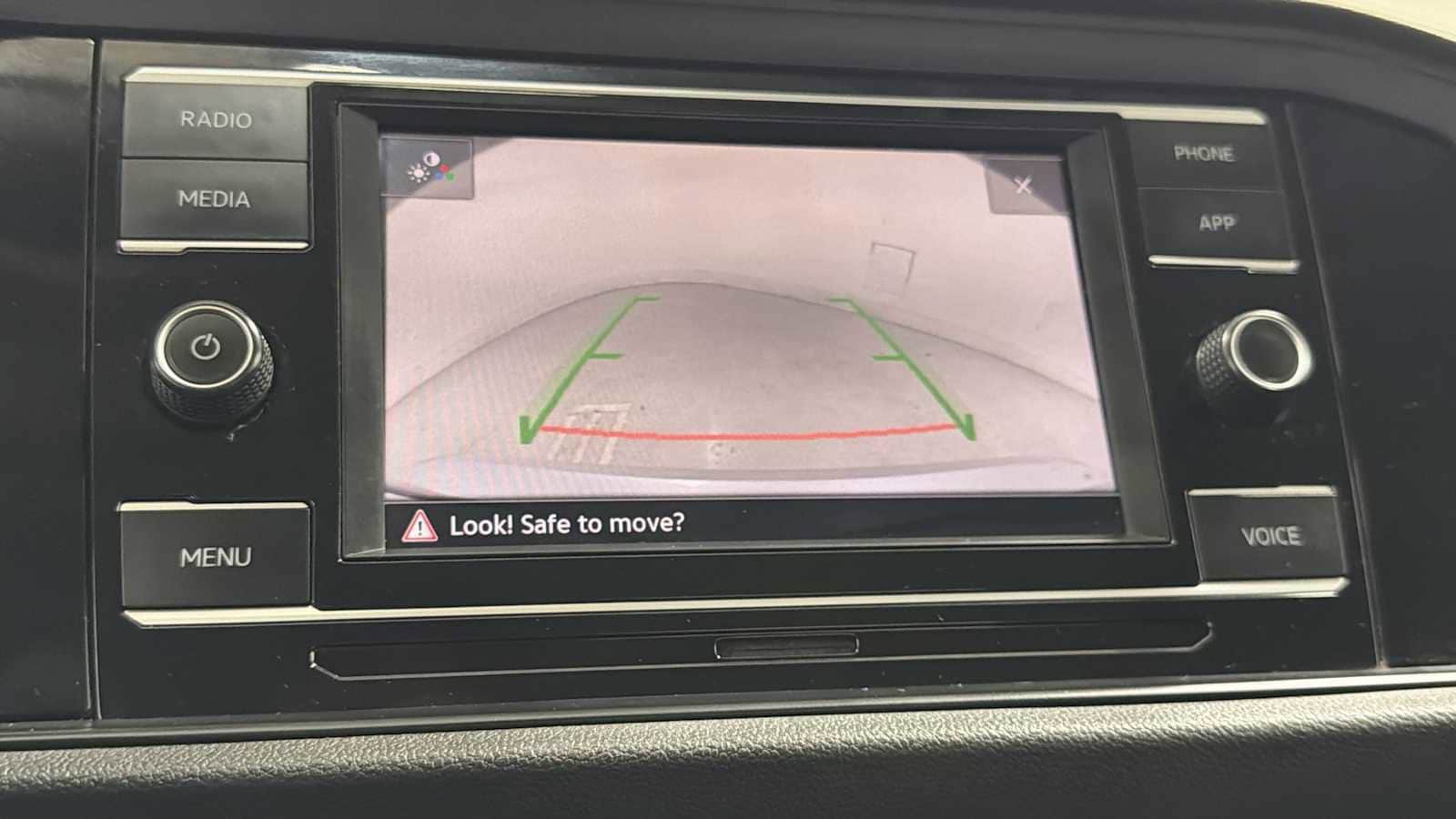 Thumbnail: 2021 Volkswagen Jetta - 18