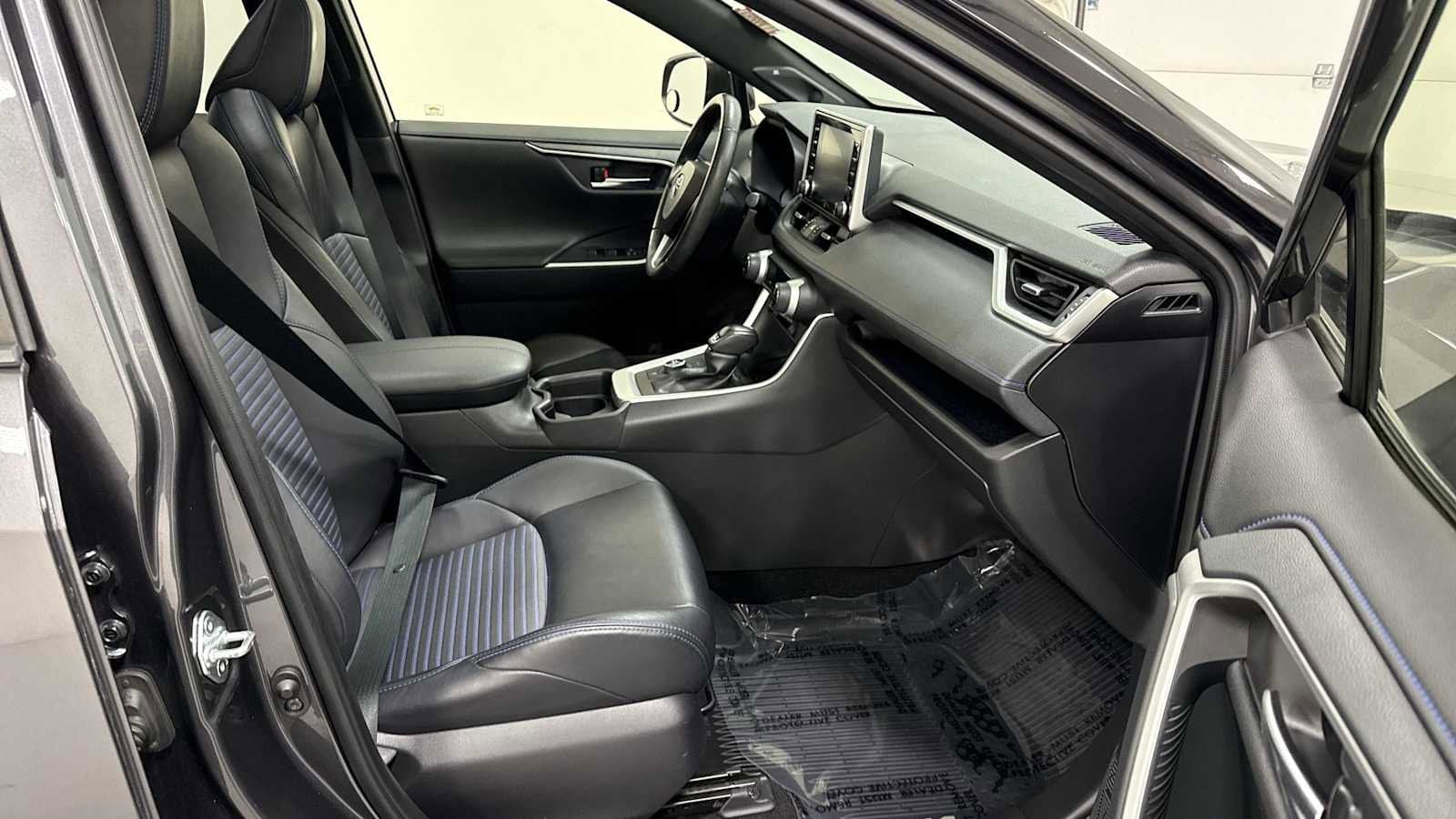 Thumbnail: 2019 Toyota RAV4 - 30