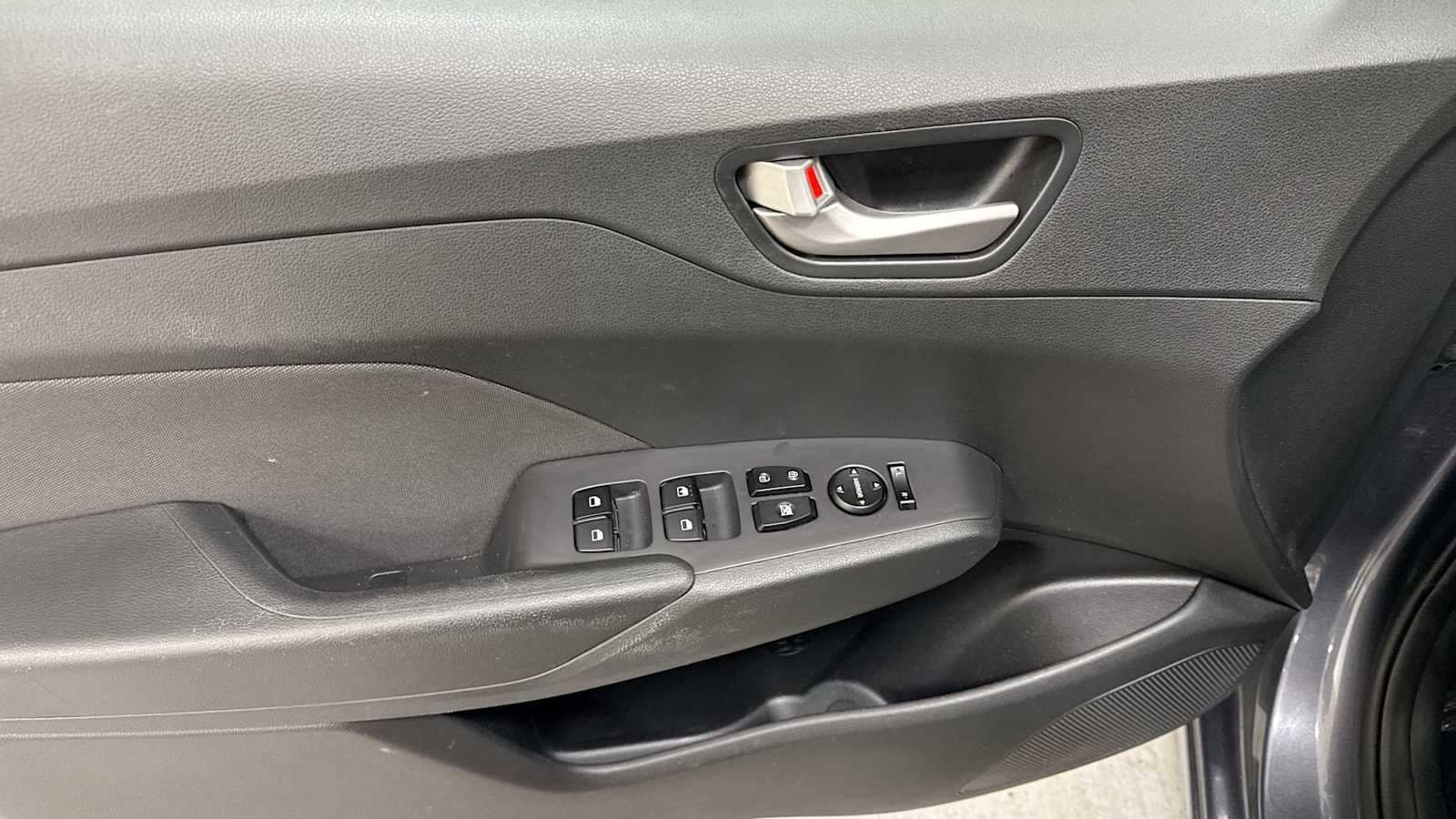 Thumbnail: 2018 Hyundai Accent - 15