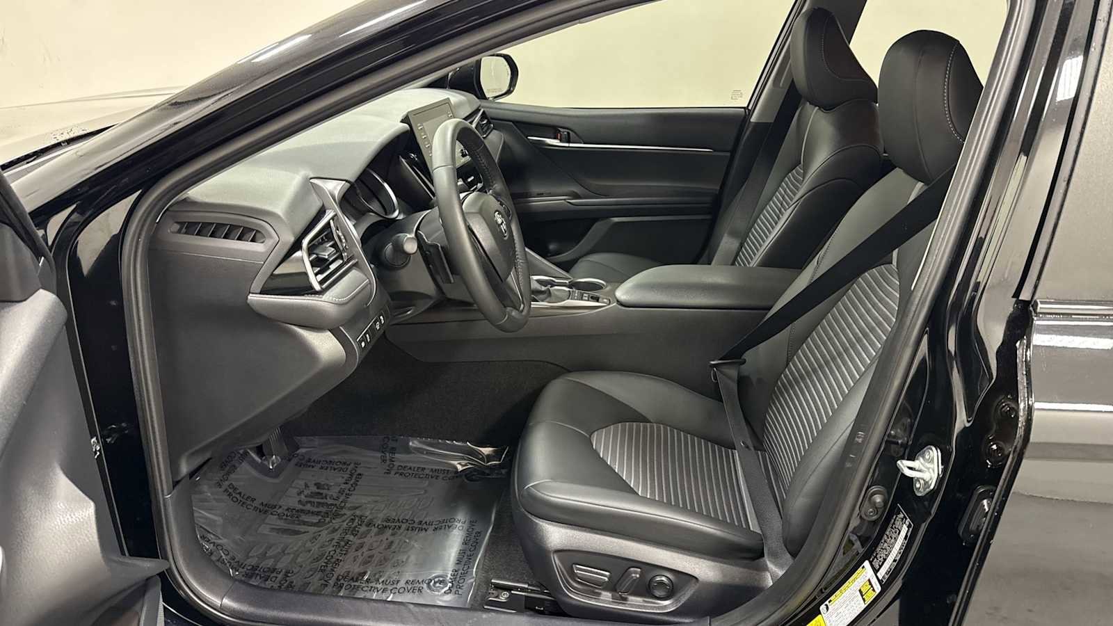 Thumbnail: 2023 Toyota Camry - 13