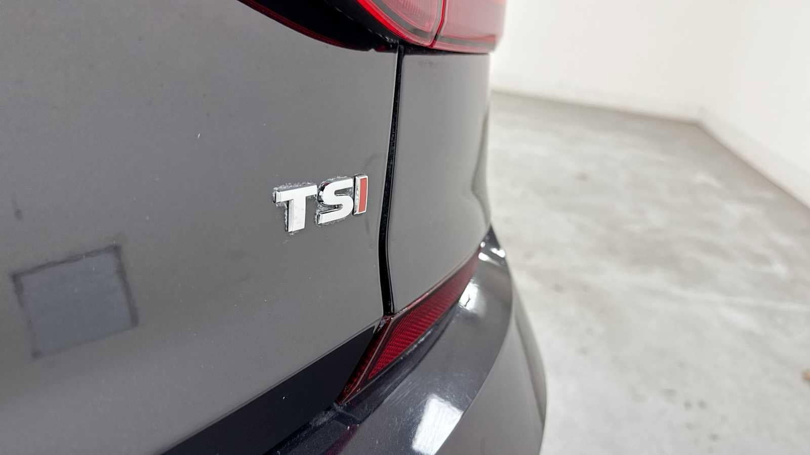 Thumbnail: 2019 Volkswagen Passat - 28