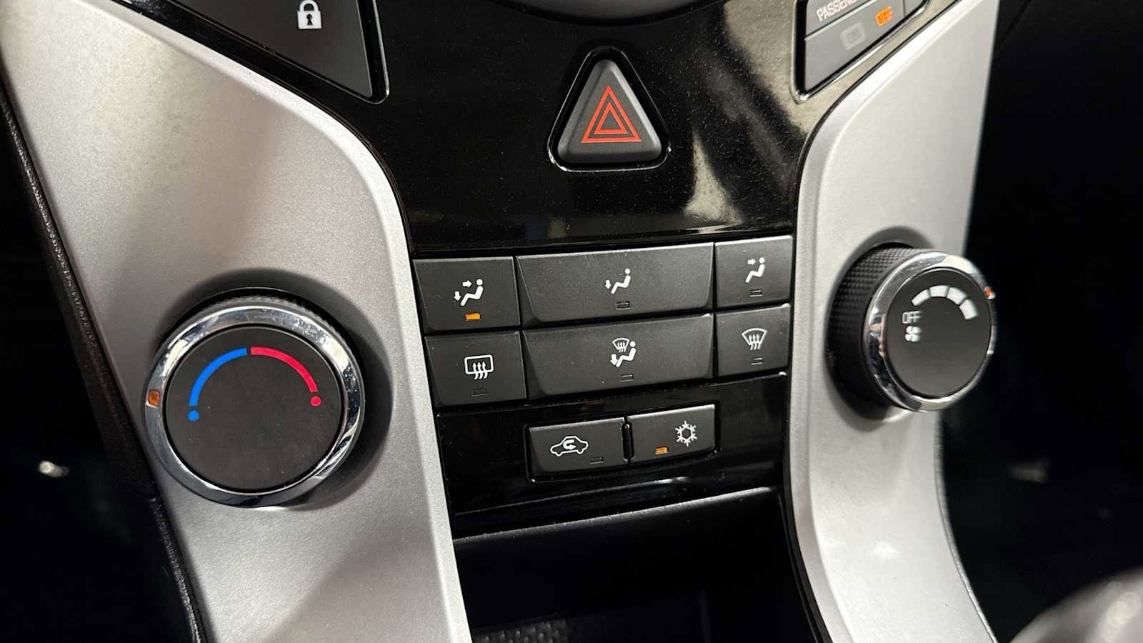 Thumbnail: 2012 Chevrolet Cruze - 19