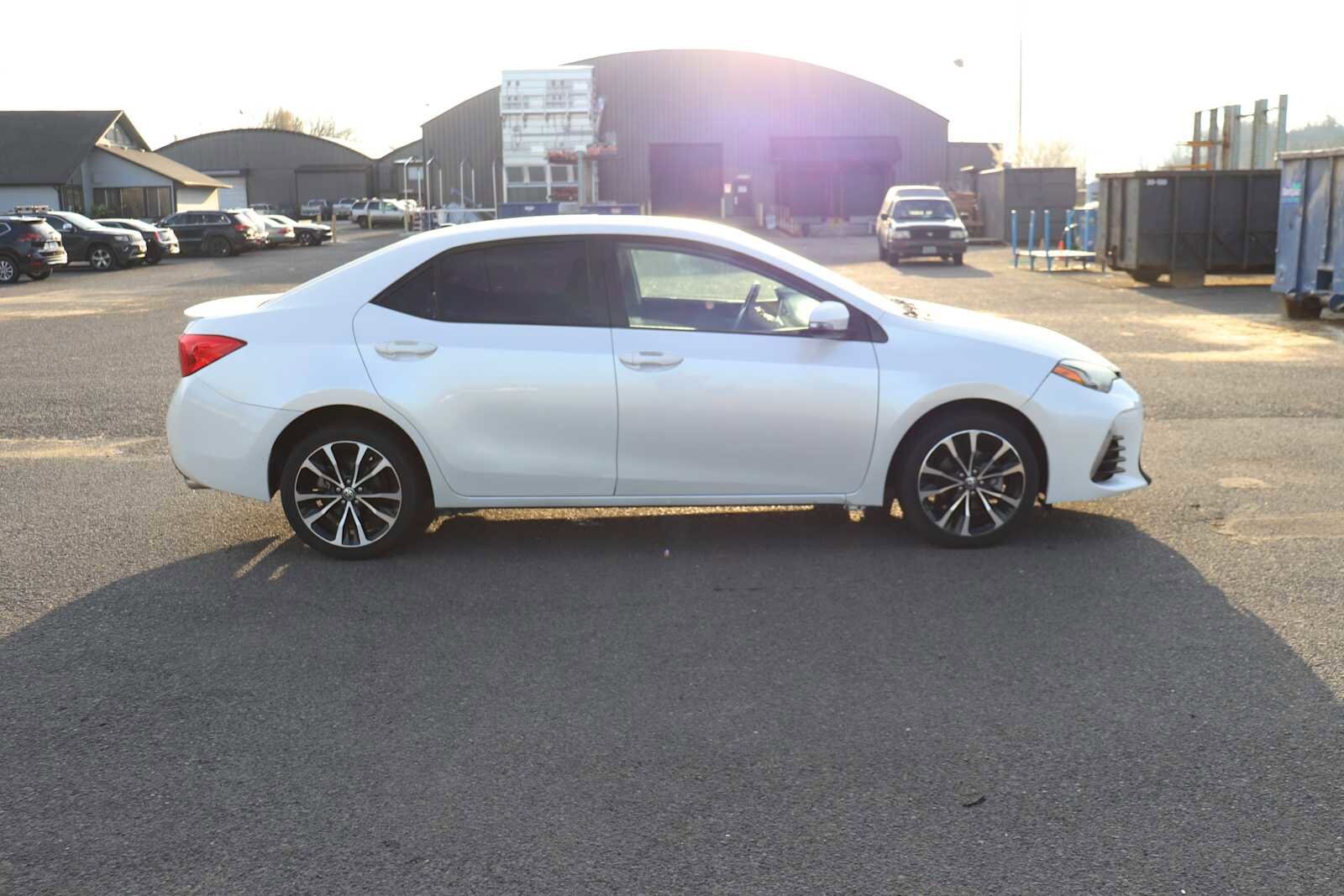 Thumbnail: 2017 Toyota Corolla - 5