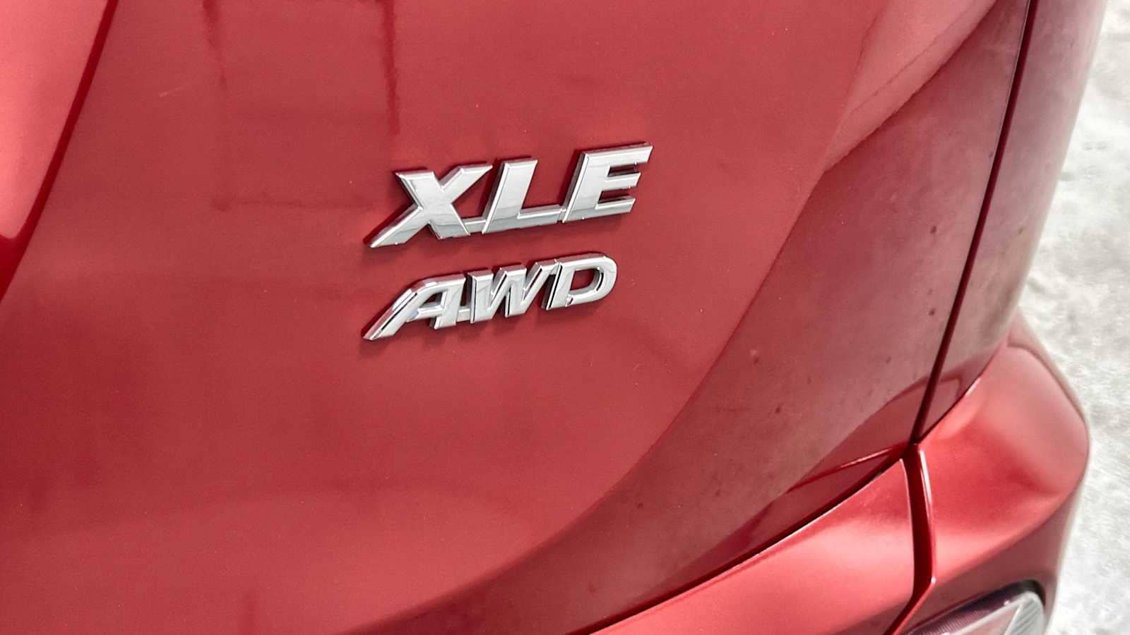 Thumbnail: 2017 Toyota RAV4 - 28