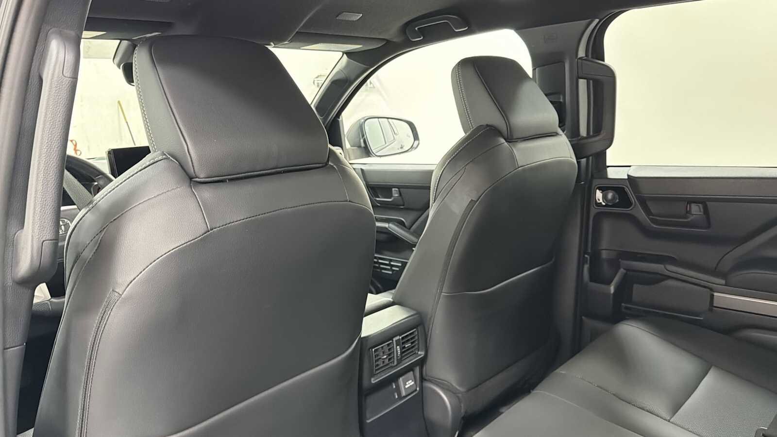 Thumbnail: 2025 Toyota 4Runner - 25